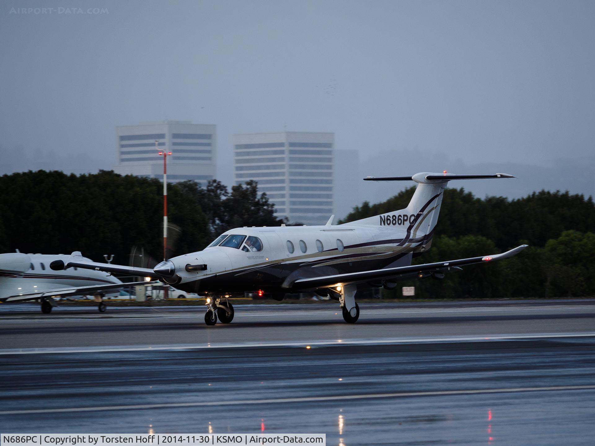 N686PC, 2005 Pilatus PC-12/47 C/N 686, N686PC departing from RWY 21
