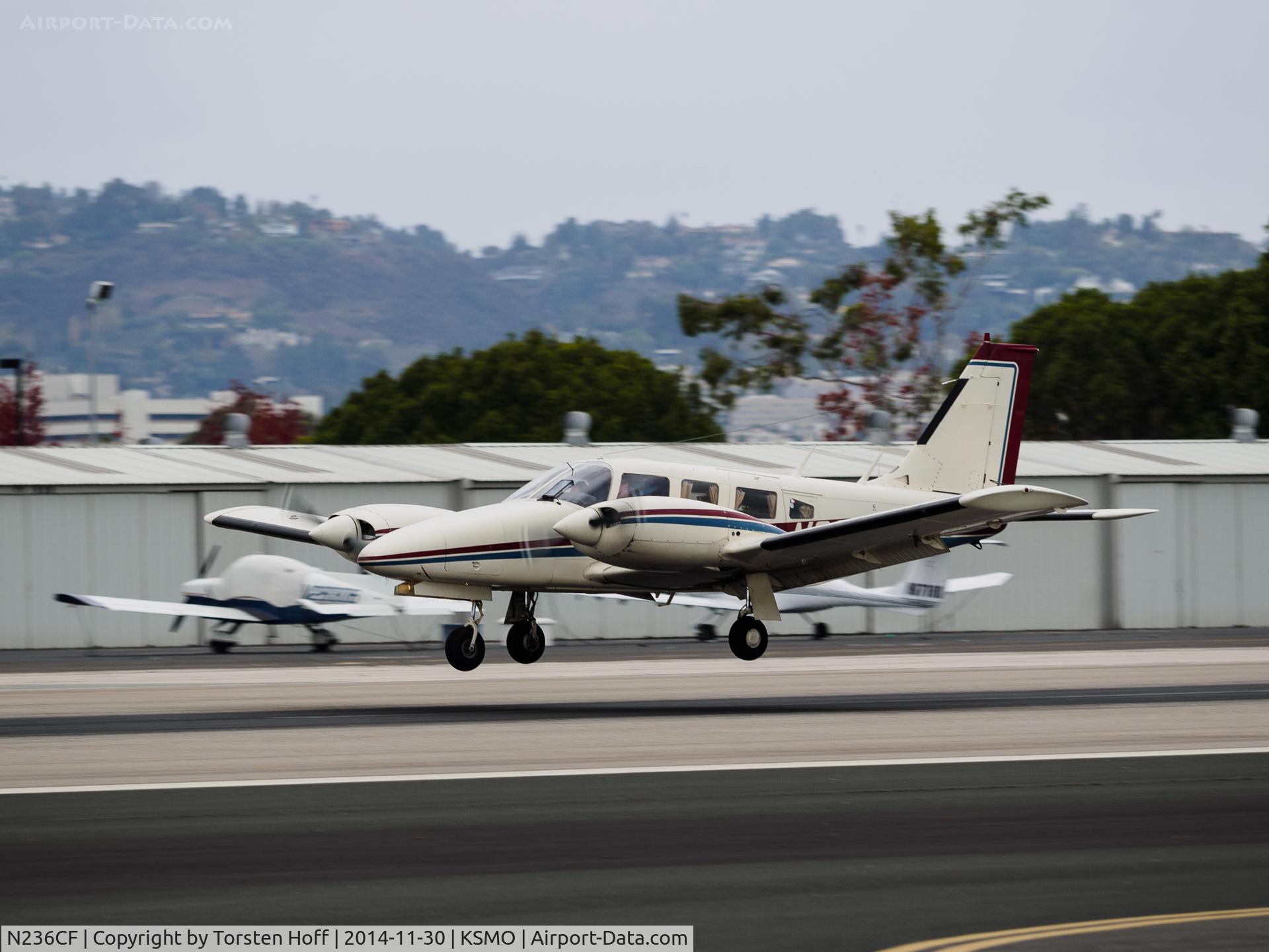 N236CF, 1976 Piper PA-34-200T Seneca II C/N 34-7770091, N236CF arriving on RWY 21