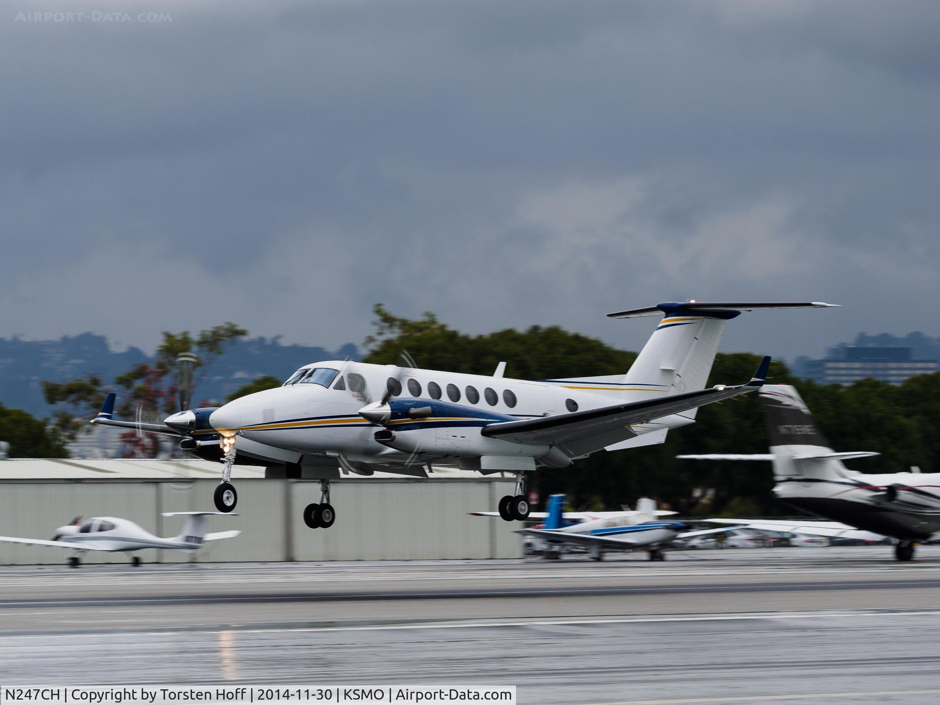 N247CH, 2006 Raytheon 350 Super King Air (B300) C/N FL-510, N247CH arriving on RWY 21