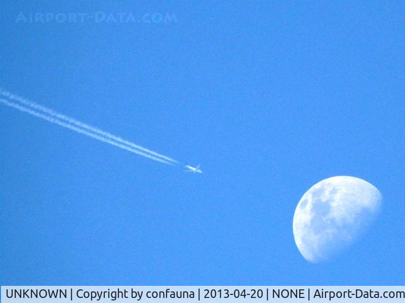 UNKNOWN, Contrails Various C/N Unknown, On collision course over Santa Cruz, Bolivia.