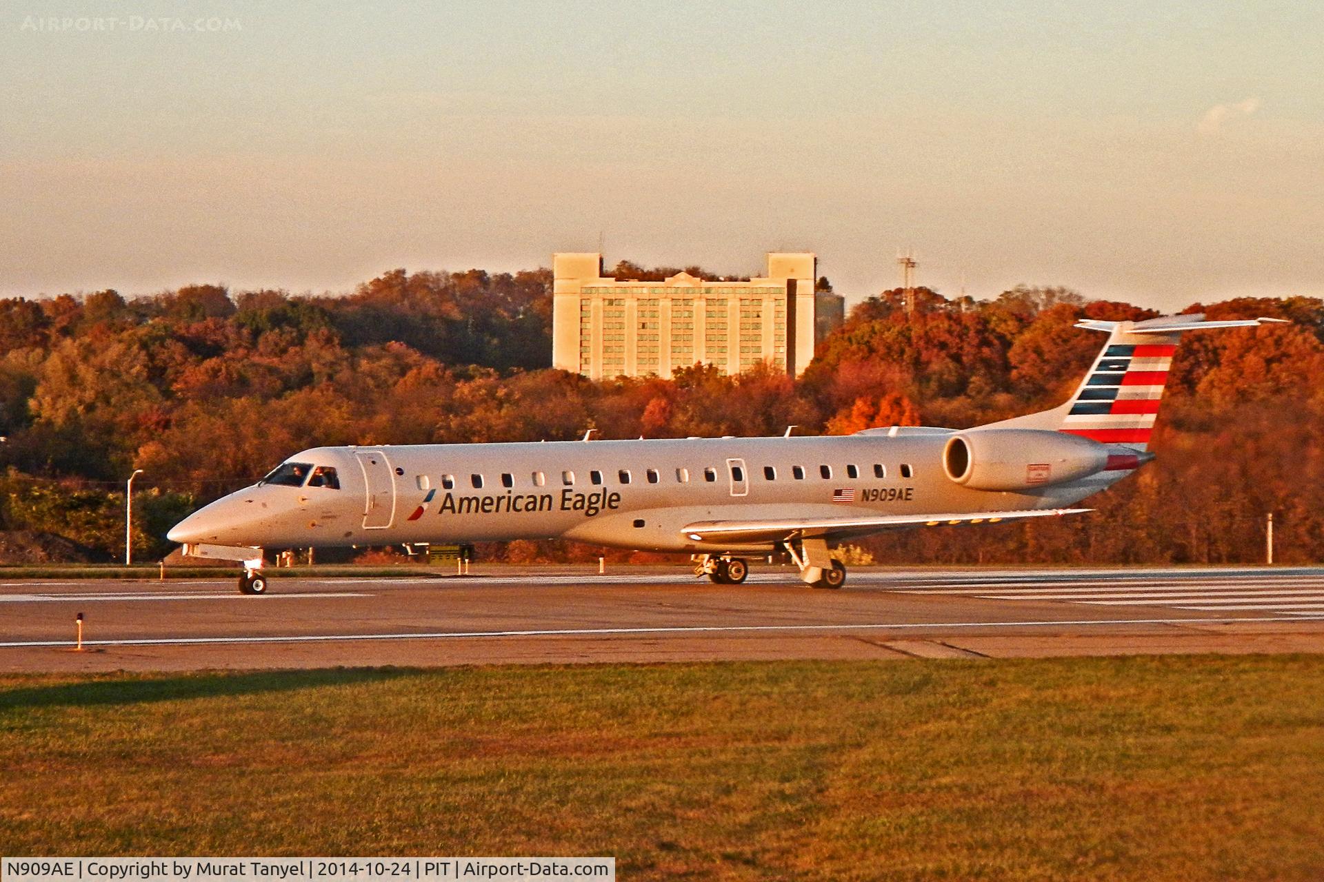 N909AE, 2005 Embraer ERJ-145LR (EMB-145LR) C/N 14500899, Taking off from PIT