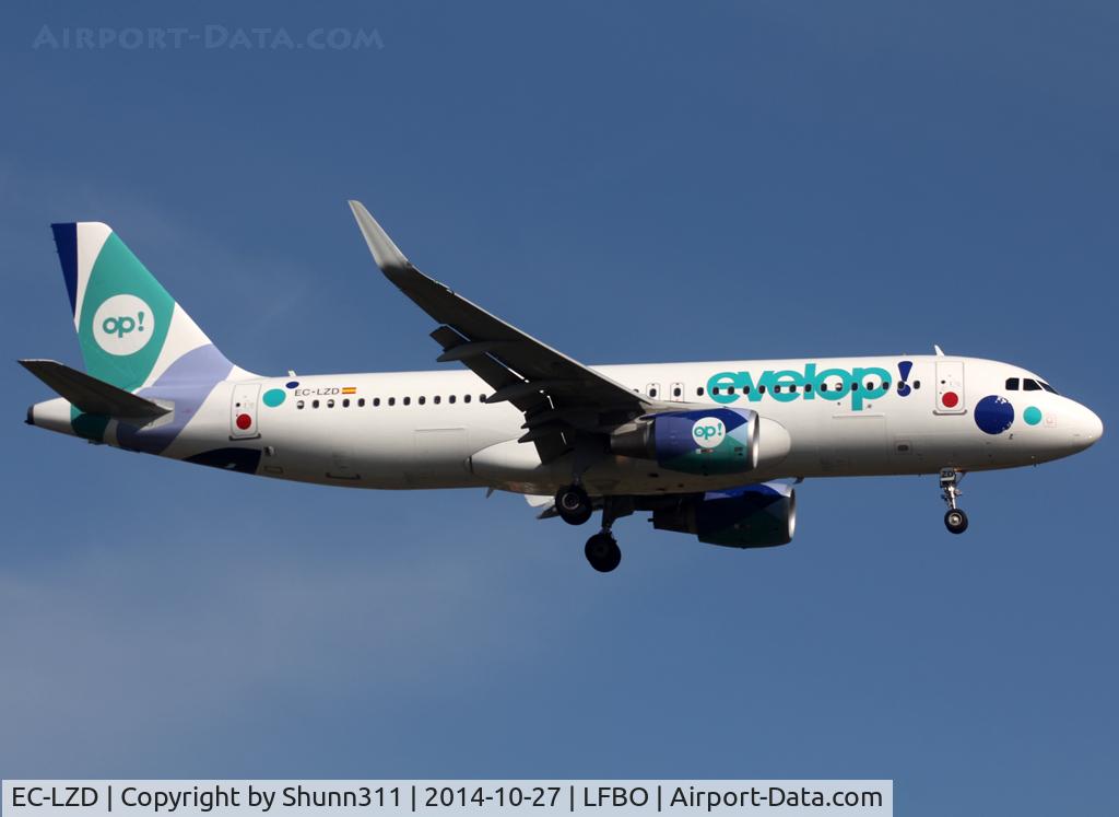 EC-LZD, 2013 Airbus A320-214 C/N 5642, Landing rwy 14R
