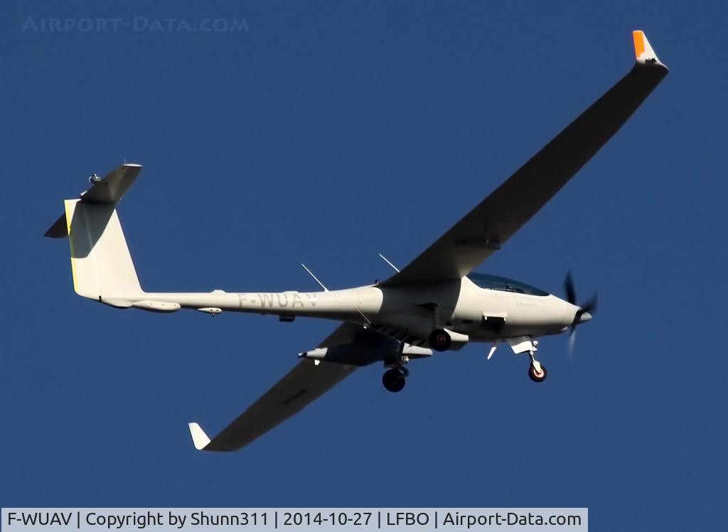 F-WUAV, 2009 Sagem S15 UAV Patroller V1 C/N 005, Passing throught the airport...