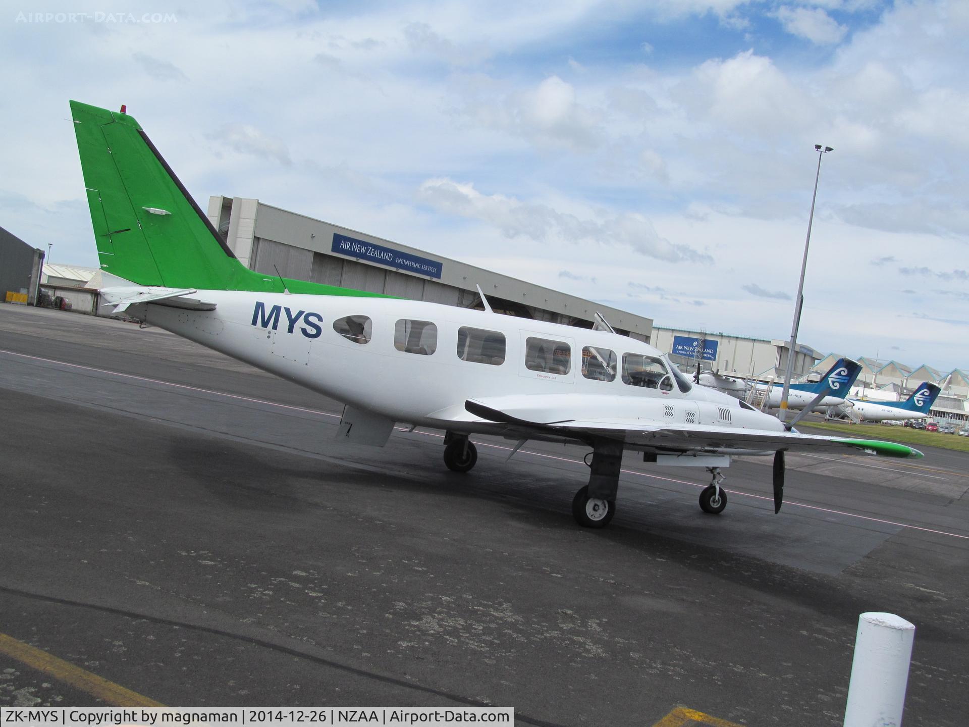 ZK-MYS, 1976 Piper PA-31-350 Chieftain C/N 31-7652032, camera a bit squiffy!! undertaking island flights for summer