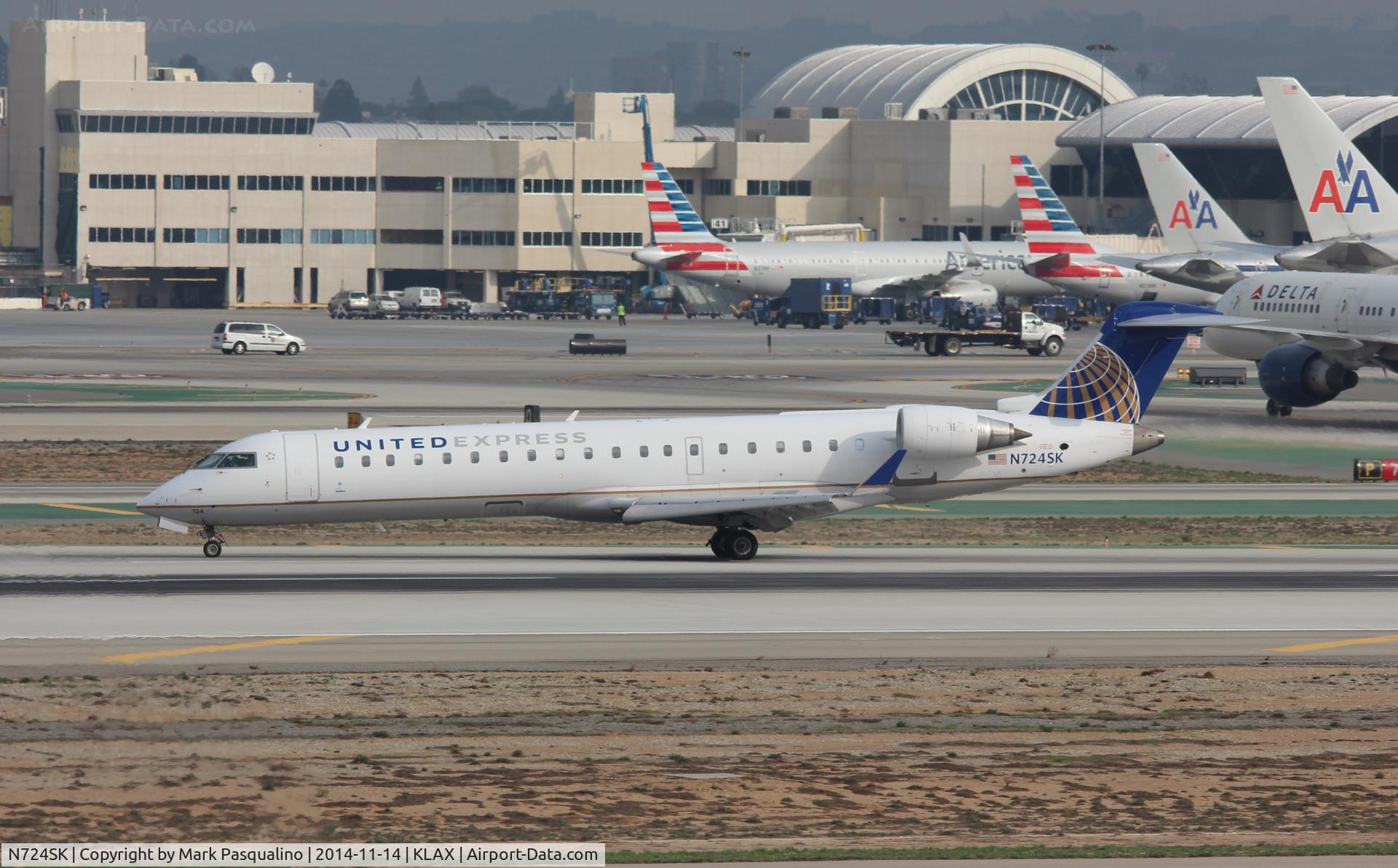 N724SK, 2004 Bombardier CRJ-700 (CL-600-2C10) Regional Jet C/N 10189, CL-600-2C10