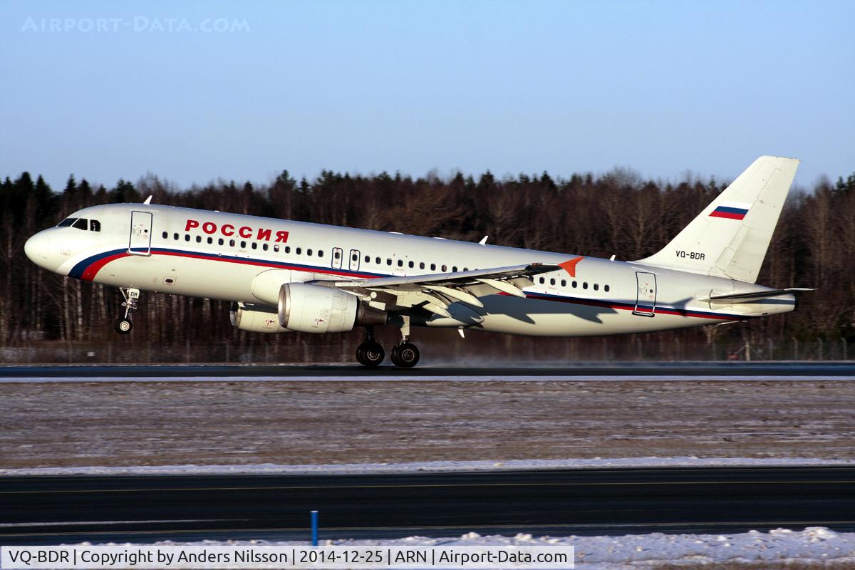 VQ-BDR, 1999 Airbus A320-214 C/N 1130, Landing on runway 26.