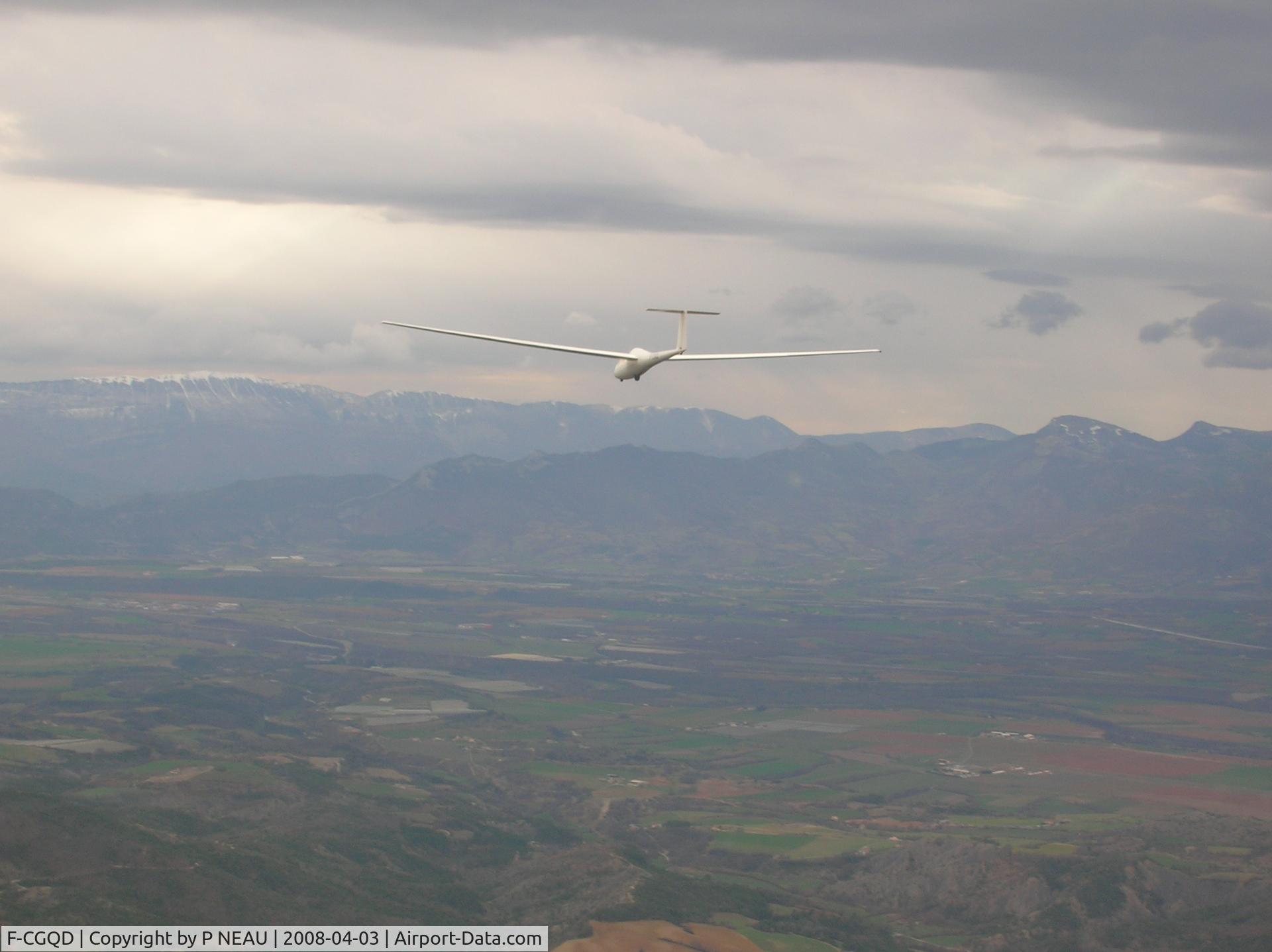 F-CGQD, Schempp-Hirth Janus B C/N 231, EN VOL AU DESSUS DE LA DURANCE