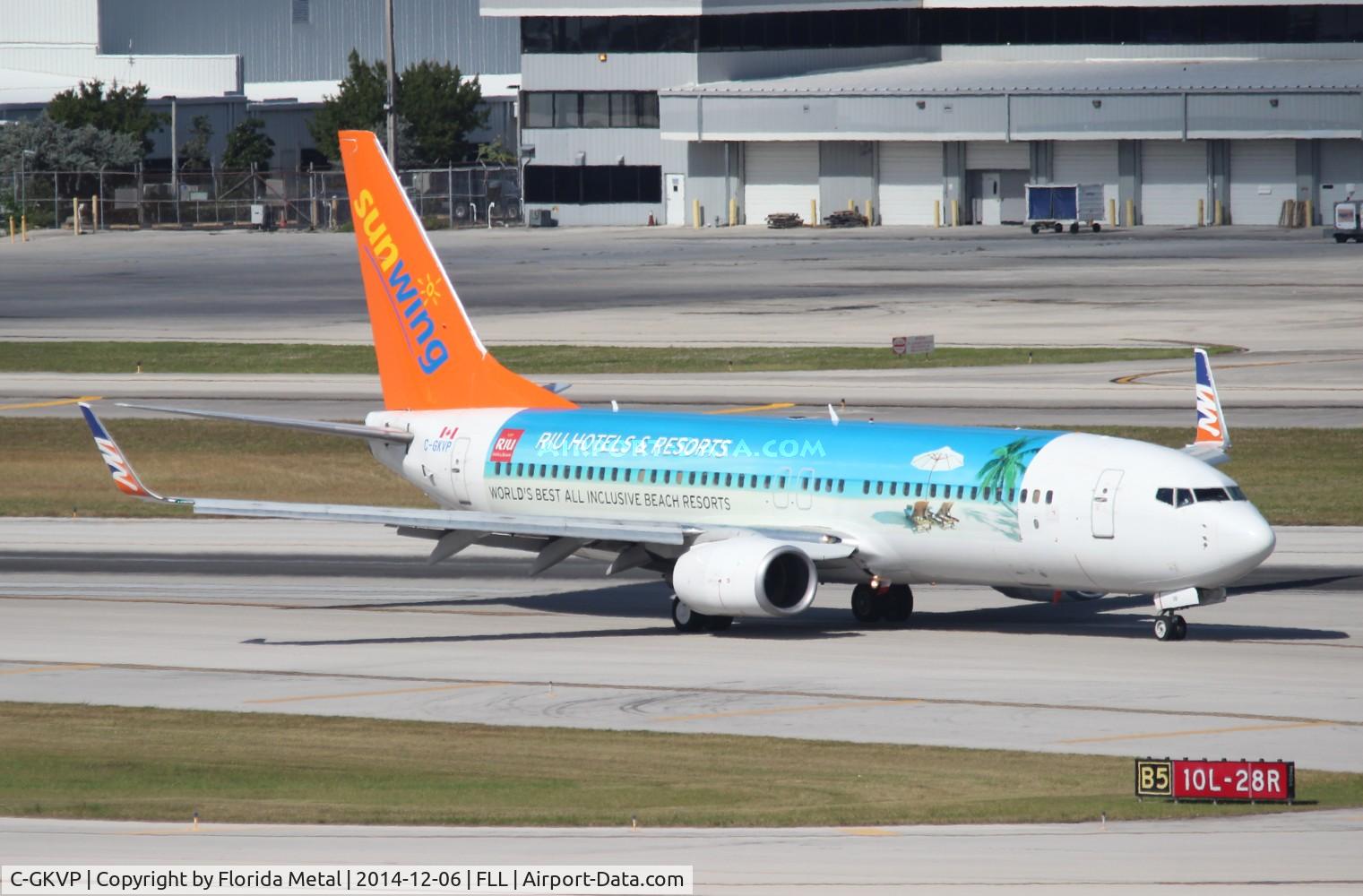 C-GKVP, 2002 Boeing 737-8K5 C/N 32907, Sunwing