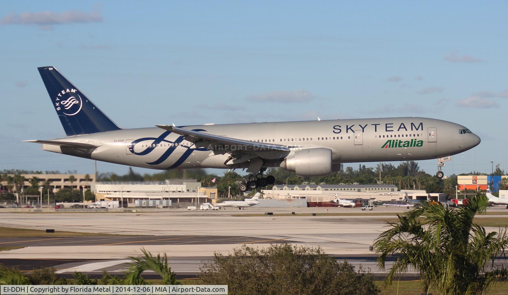 EI-DDH, 2004 Boeing 777-243/ER C/N 32784, Alitalia Sky Team 777
