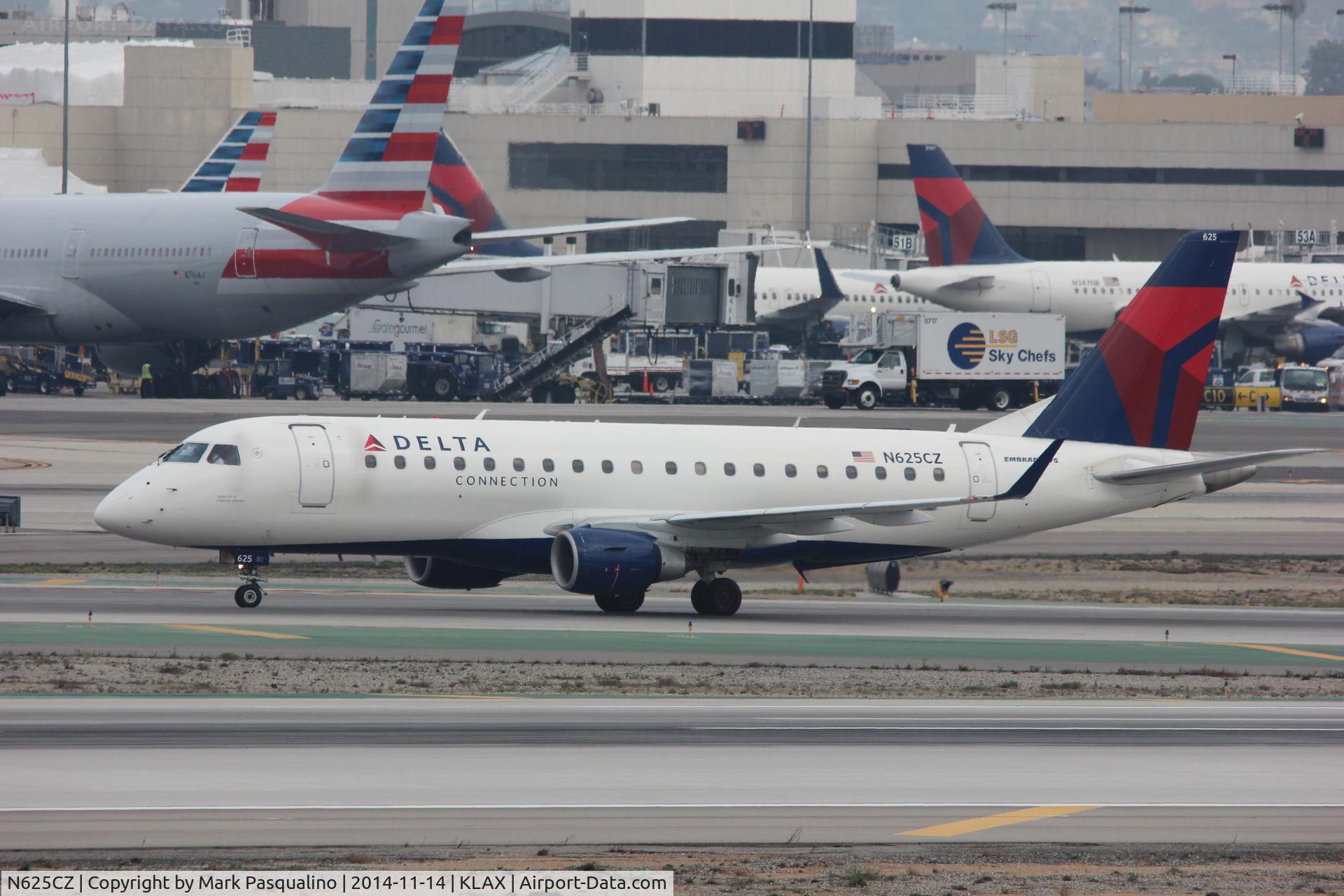 N625CZ, 2008 Embraer 175LR (ERJ-170-200LR) C/N 17000225, ERJ 170-200 LR