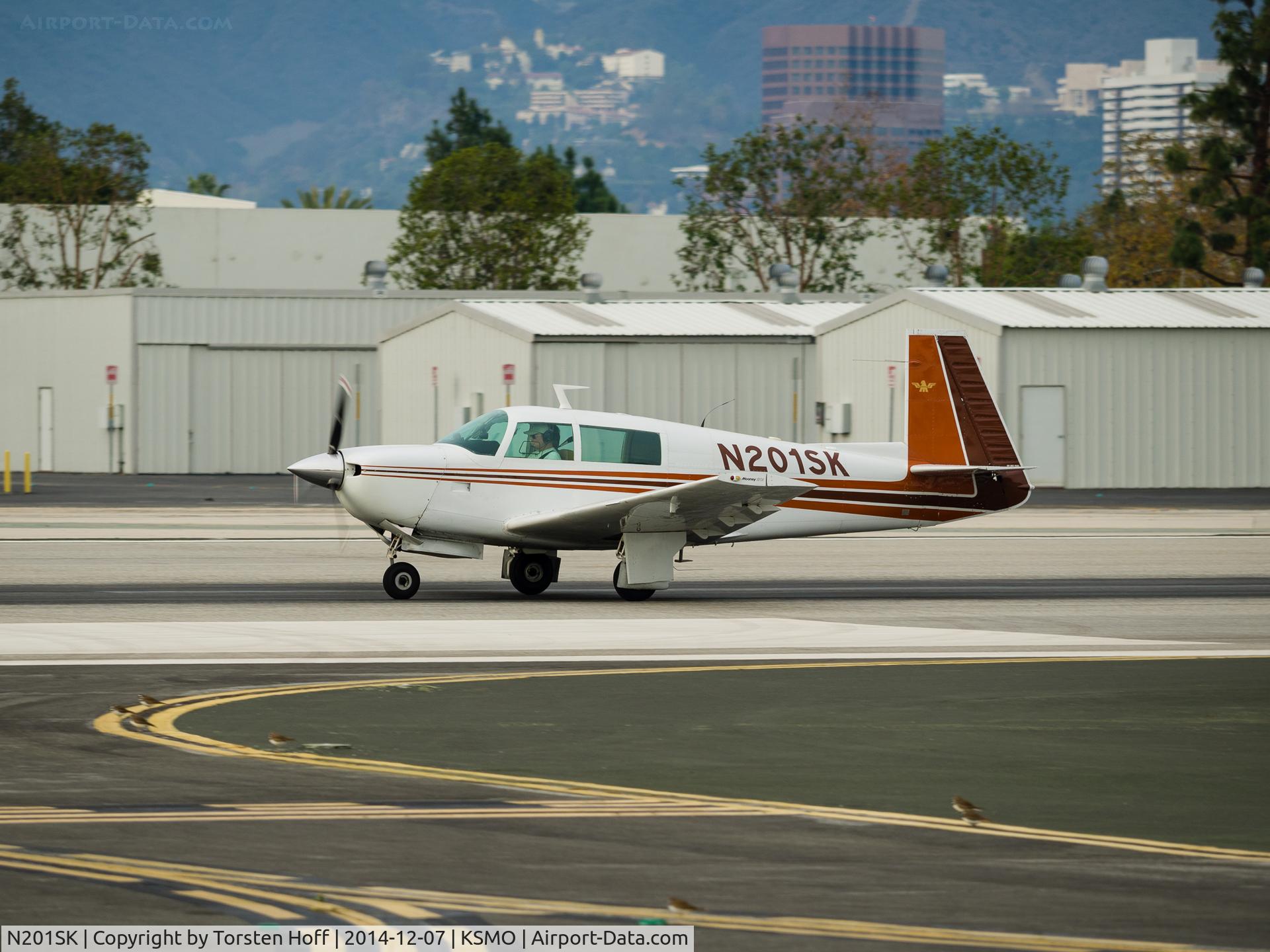 N201SK, 1977 Mooney M20J 201 C/N 24-0142, N201SK departing from RWY 21