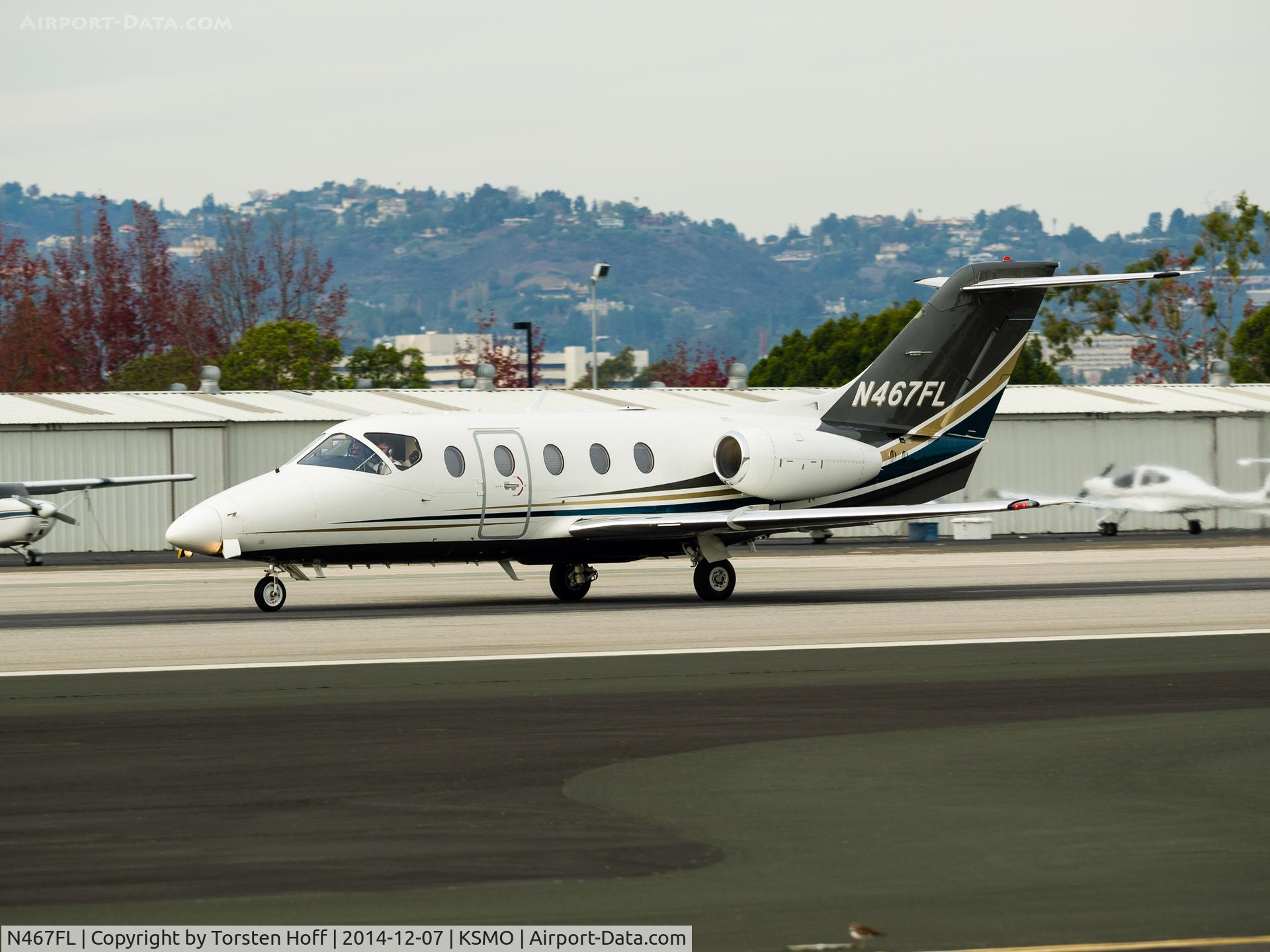 N467FL, 2006 Raytheon Beechjet 400A/Nextant N400XT C/N RK-468, N467FL departing from RWY 21