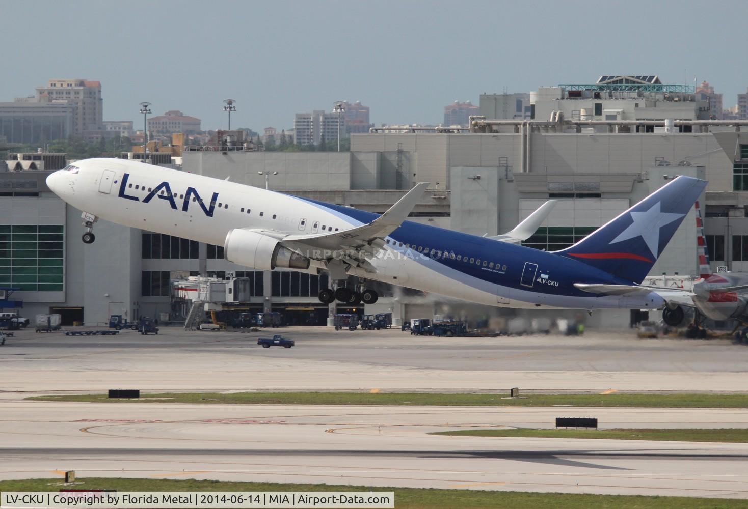 LV-CKU, 2006 Boeing 767-316/ER C/N 34628/945, LAN Argentina