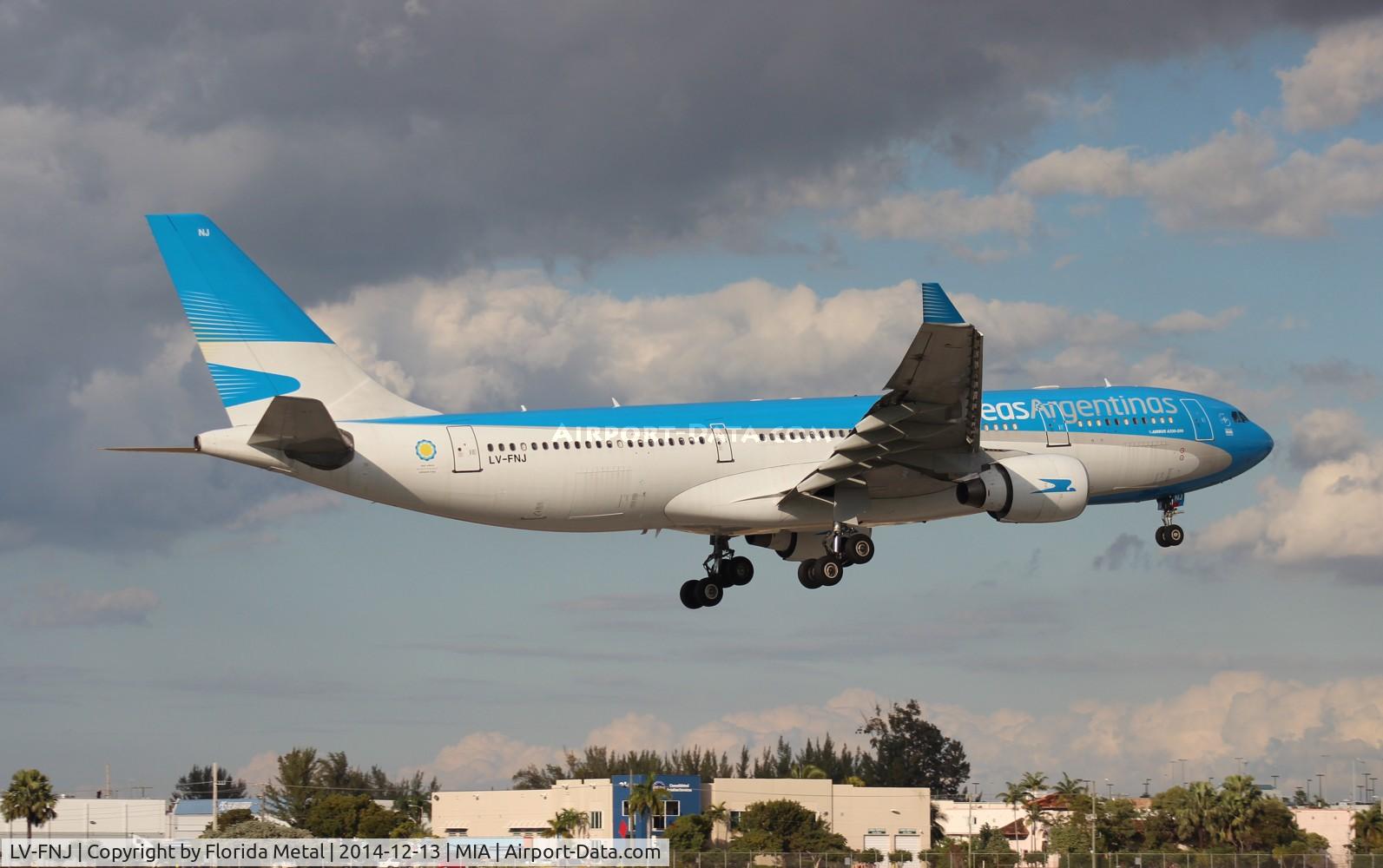 LV-FNJ, 1999 Airbus A330-223 C/N 300, Aerolineas Argentinas