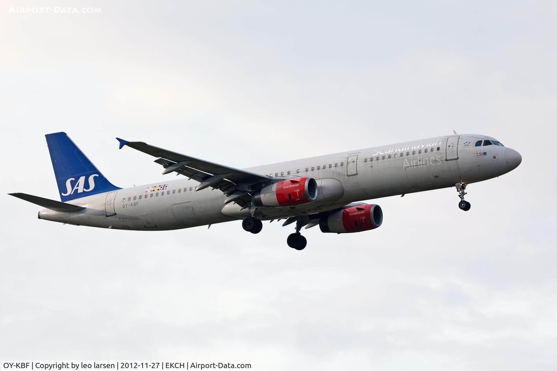 OY-KBF, 2002 Airbus A321-232 C/N 1807, Copenhagen 27.11.12
