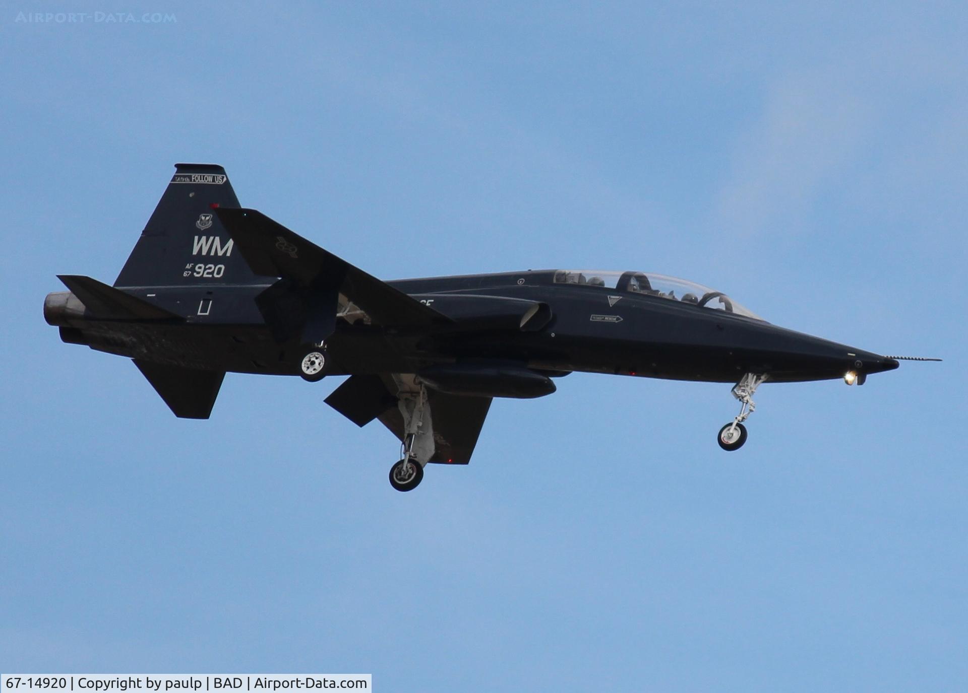 67-14920, 1967 Northrop T-38A Talon C/N T.6061, Landing at Barksdale Air Force Base.