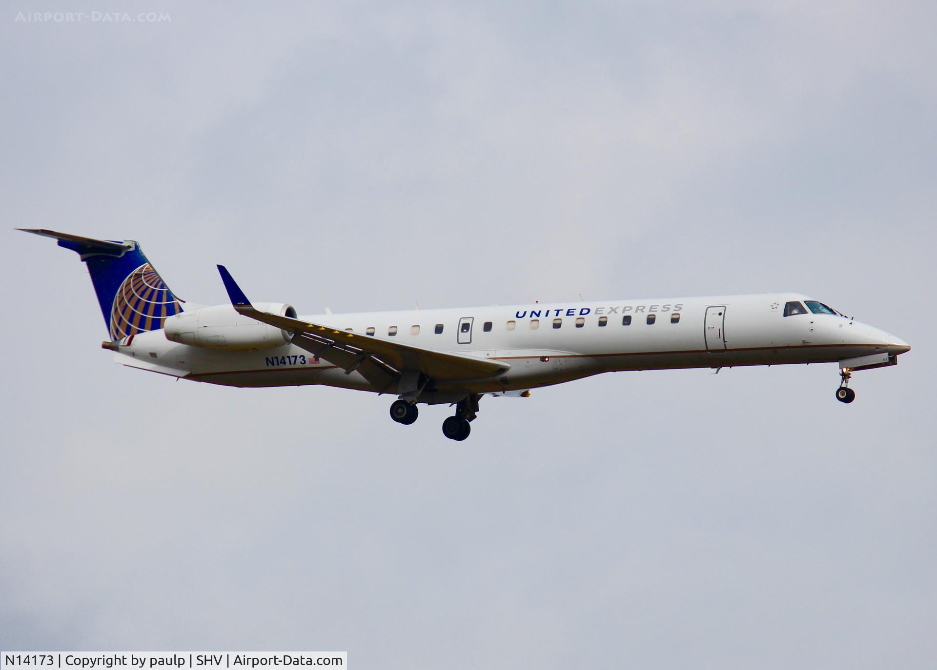 N14173, 2004 Embraer ERJ-145XR (EMB-145XR) C/N 14500872, Landing at Shreveport Regional.