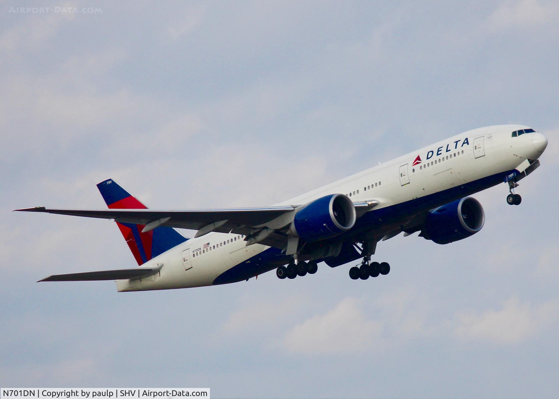 N701DN, 2008 Boeing 777-232/LR C/N 29740, Departing Shreveport Regional.