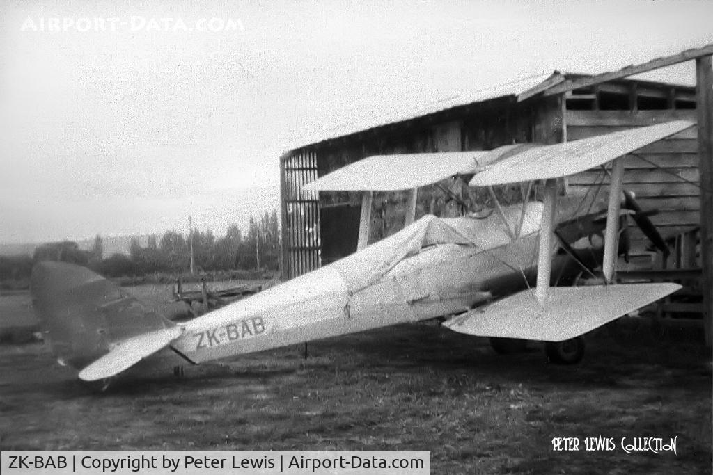 ZK-BAB, 1940 De Havilland DH-82A Tiger Moth II C/N 83350, Aerial Superspread Ltd., Gisborne