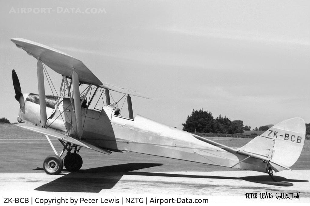 ZK-BCB, 1944 De Havilland DH-82A Tiger Moth II C/N 83707, Tauranga Aero Club