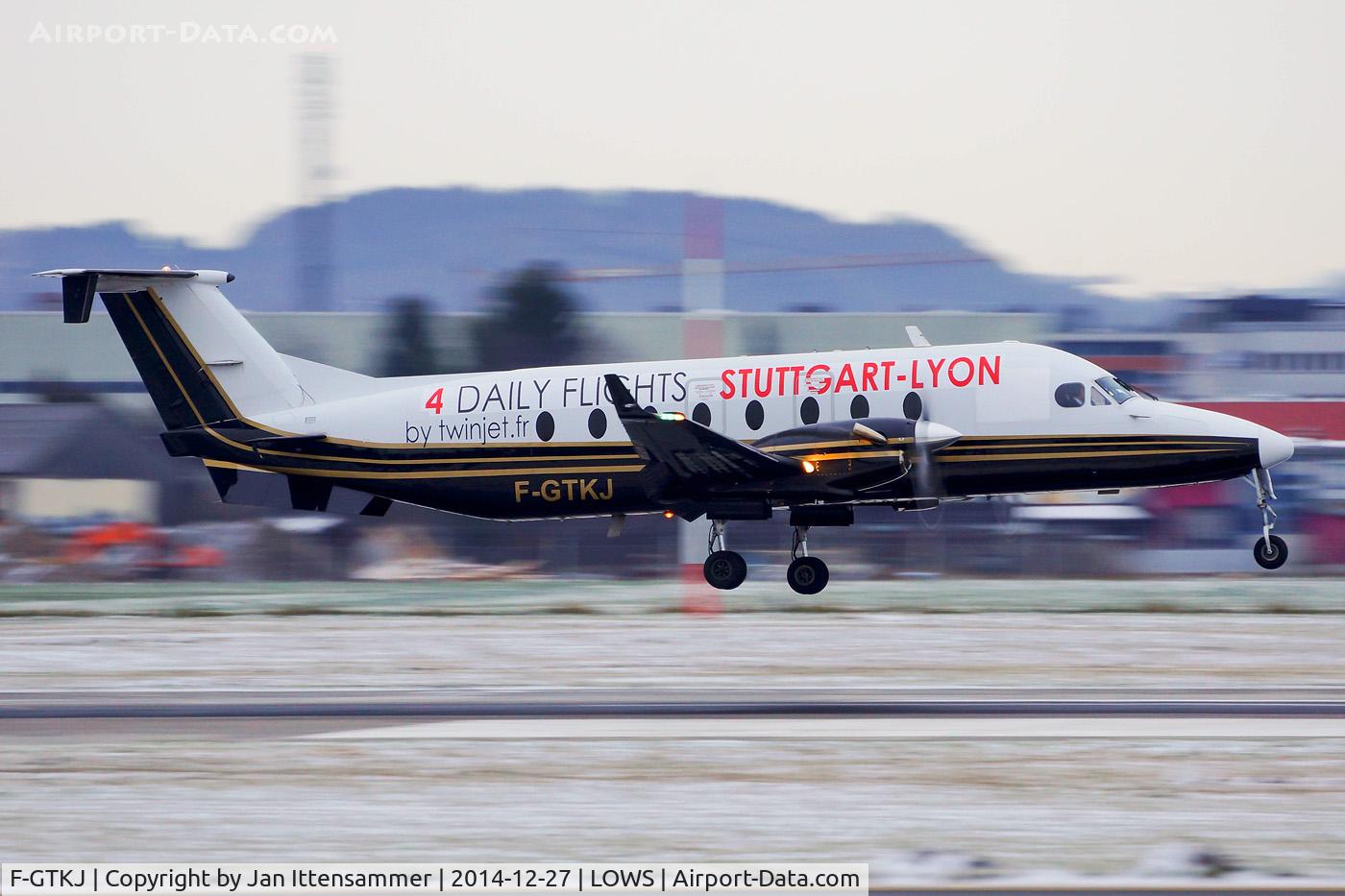 F-GTKJ, 1998 Beech 1900D C/N UE-348, f-gtkj