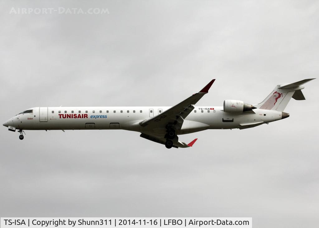 TS-ISA, 2007 Bombardier CRJ-900 (CL-600-2D24) C/N 15091, Landing rwy 32L