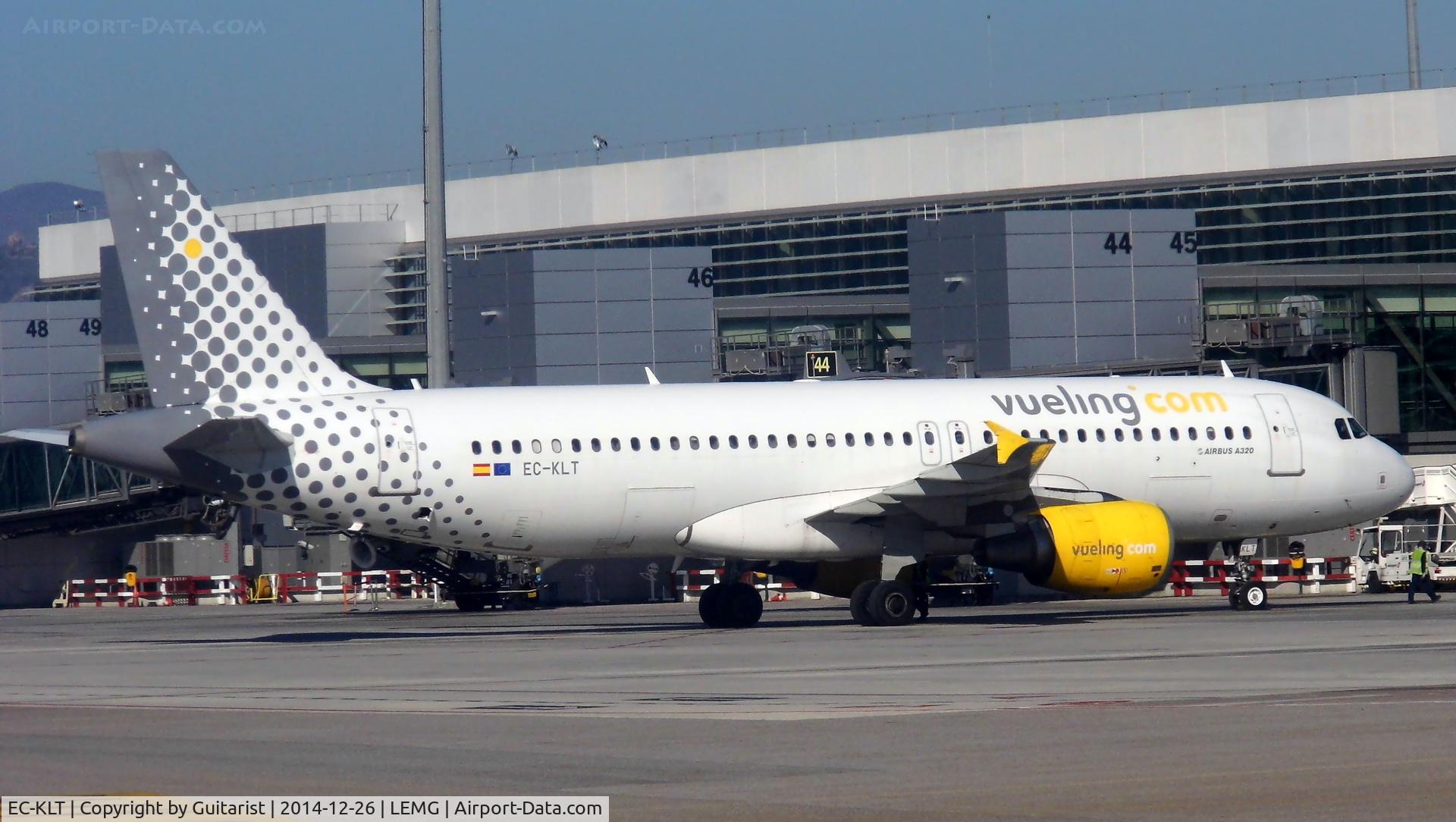 EC-KLT, 2007 Airbus A320-216 C/N 3376, Just arrived at Malaga