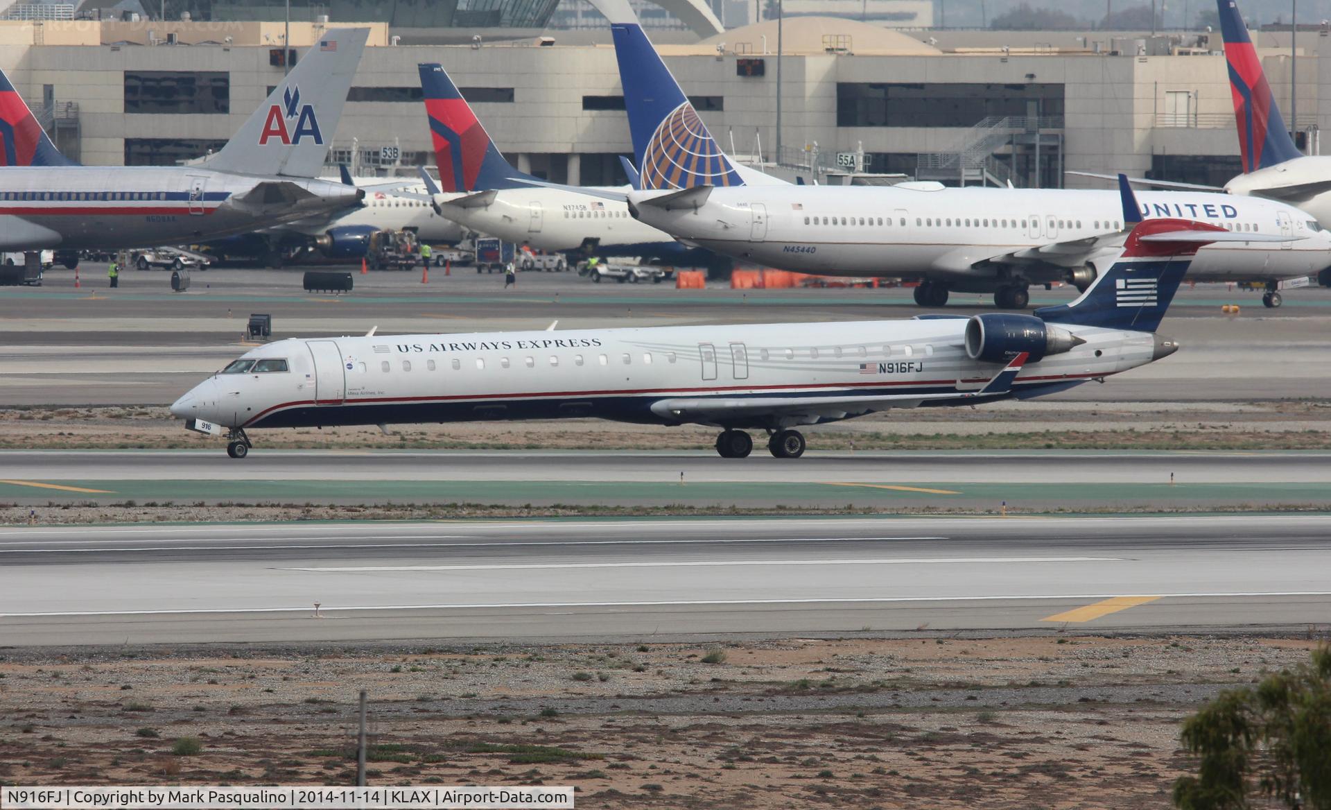 N916FJ, 2004 Bombardier CRJ-900ER (CL-600-2D24) C/N 15016, CL600-2D24