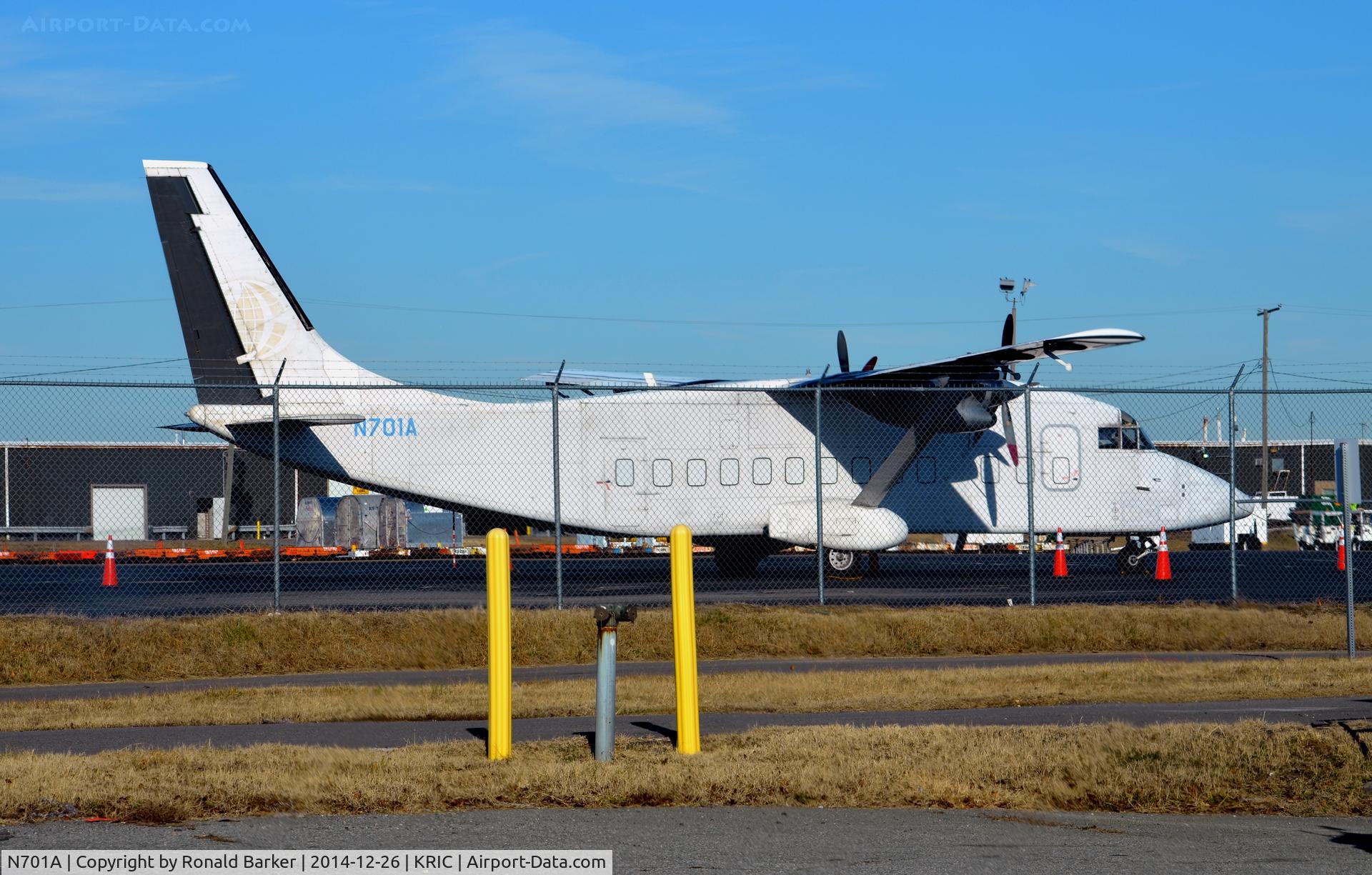 N701A, 1983 Short SD3-60-100 C/N SH3627, Cargo ramp RIC