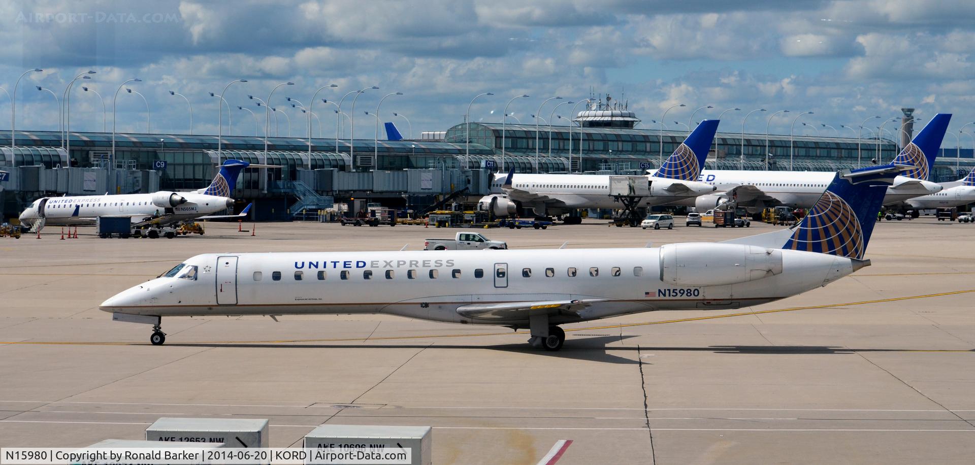 N15980, 1999 Embraer ERJ-145LR (EMB-145LR) C/N 145202, Taxi O'Hare