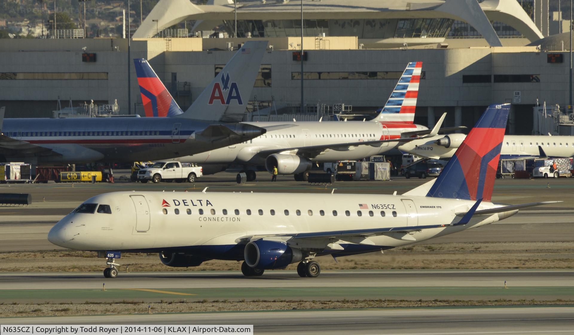 N635CZ, 2008 Embraer 175LR (ERJ-170-200LR) C/N 17000252, Taxiing to gate at LAX