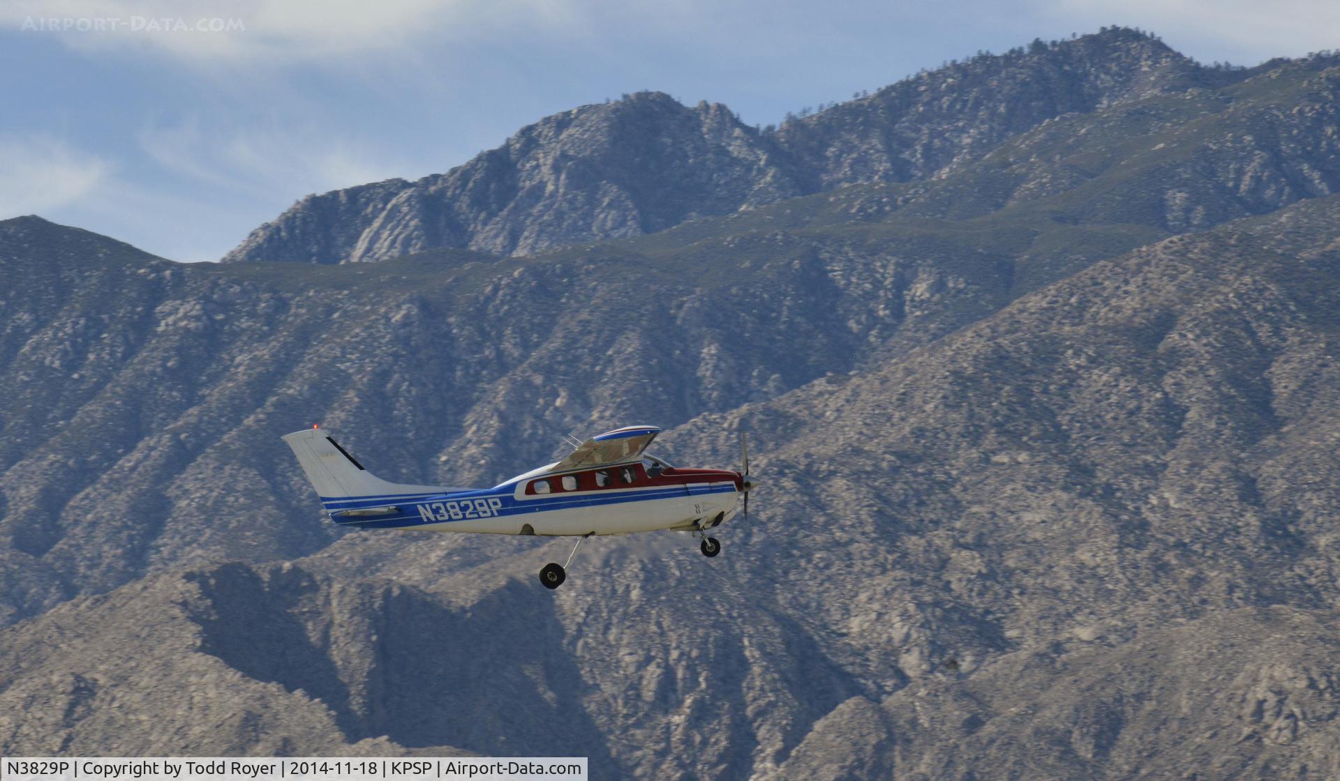 N3829P, 1978 Cessna P210N Pressurised Centurion C/N P21000062, Departing Palm Springs