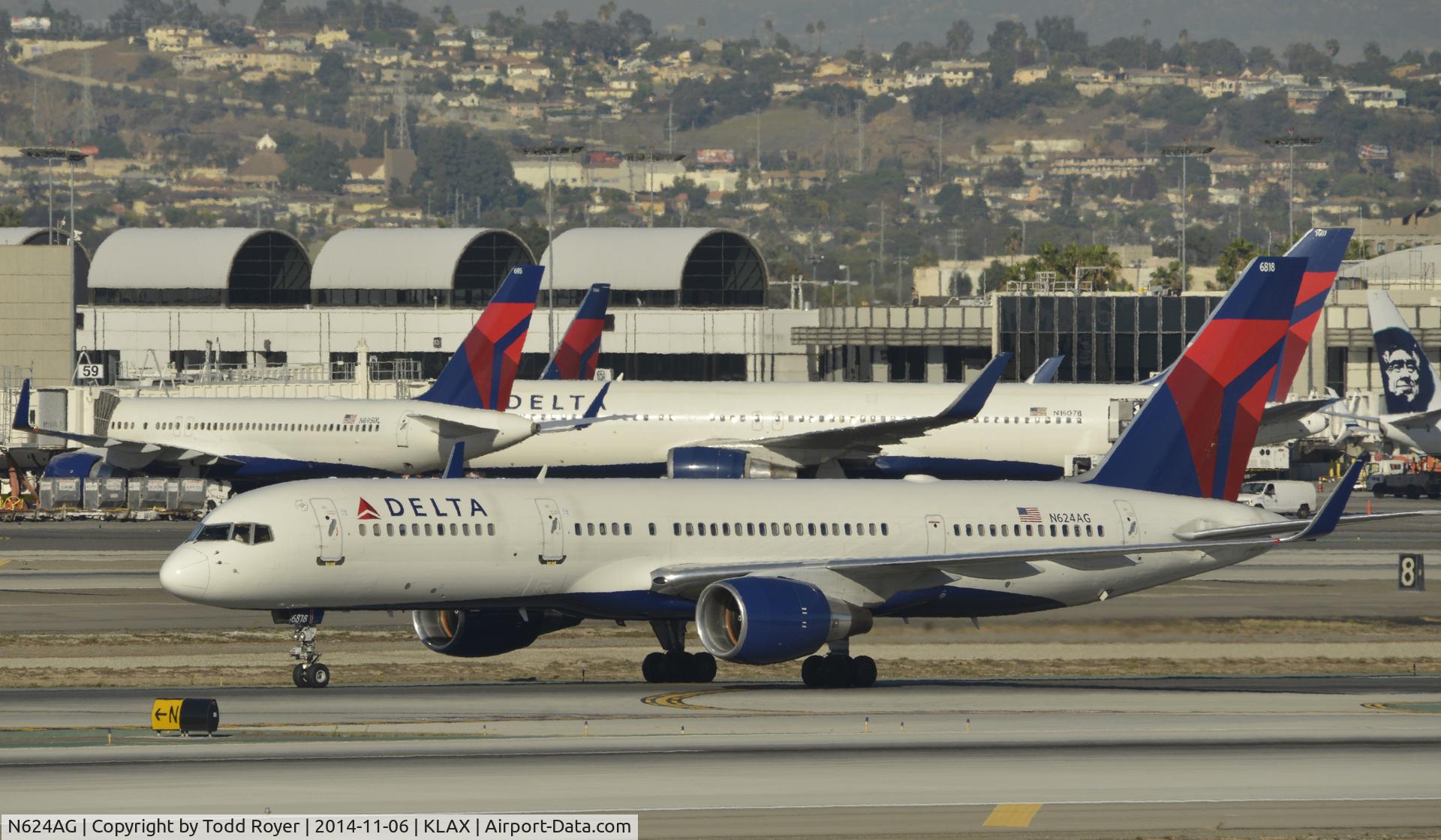 N624AG, 1993 Boeing 757-2Q8 C/N 25624, Taxiing to gate at LAX