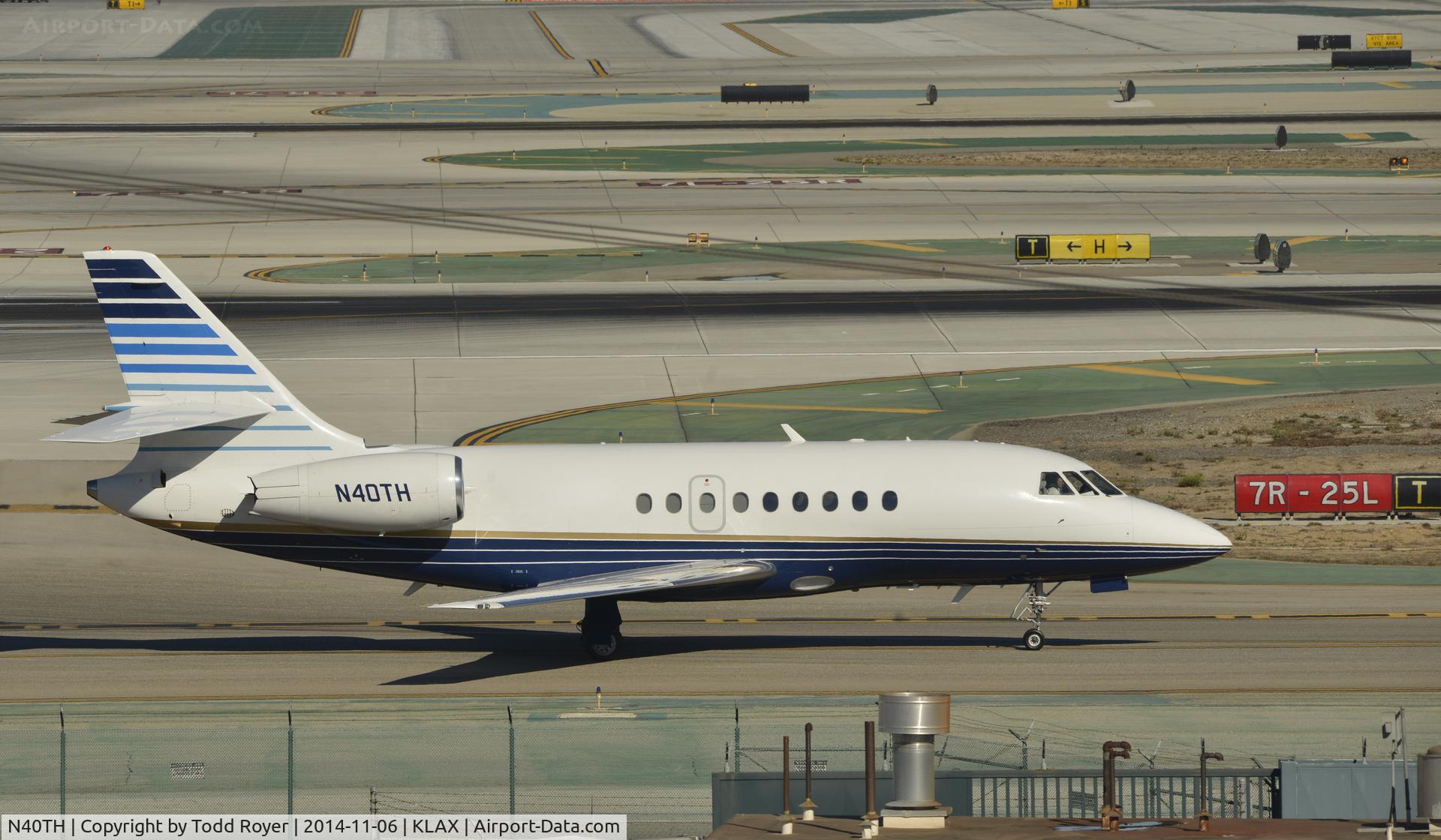 N40TH, 2003 Dassault Falcon 2000EX C/N 007, Taxiing to parking at LAX