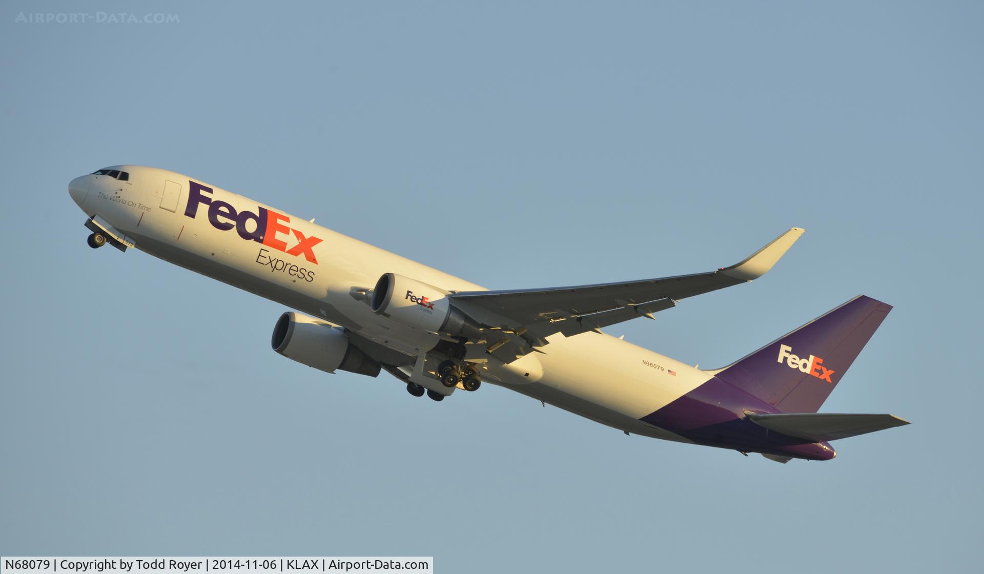 N68079, 2001 Boeing 767-316F C/N 32573, Departing LAX on 25R