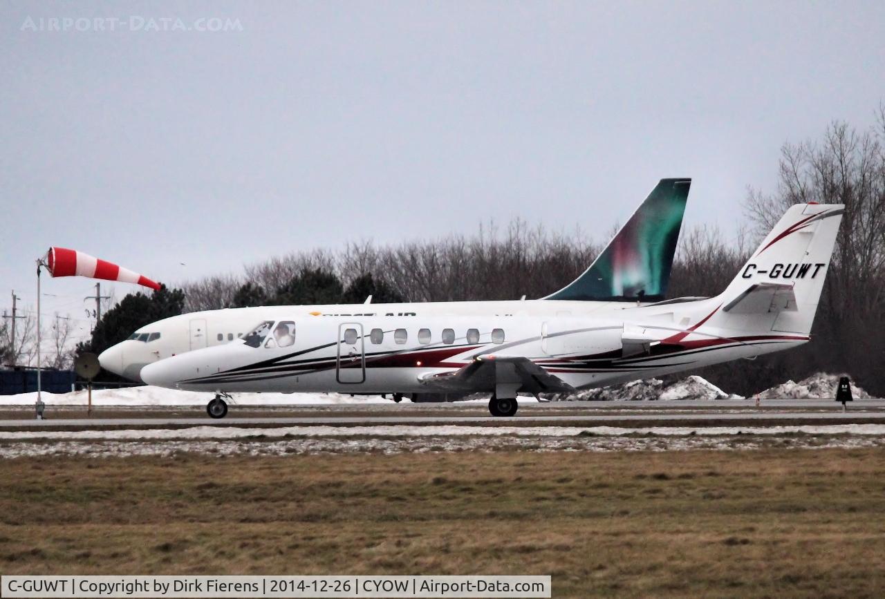 C-GUWT, 1996 Cessna 560 Citation Ultra C/N 560-0363, Departing rwy 25.
