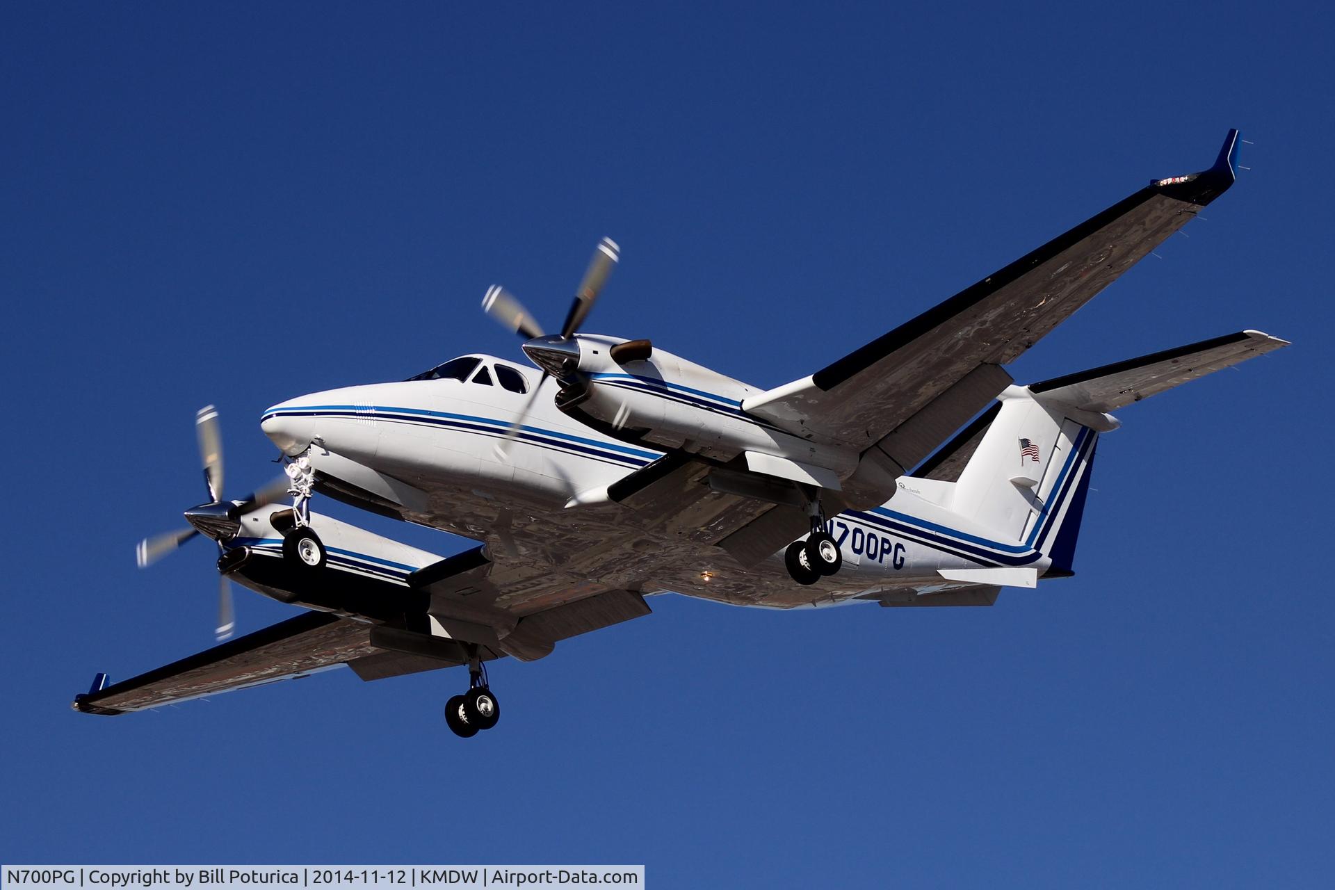 N700PG, 1999 Beech B300 King Air C/N FL-233, Landing at Chicago Midway 11/14.