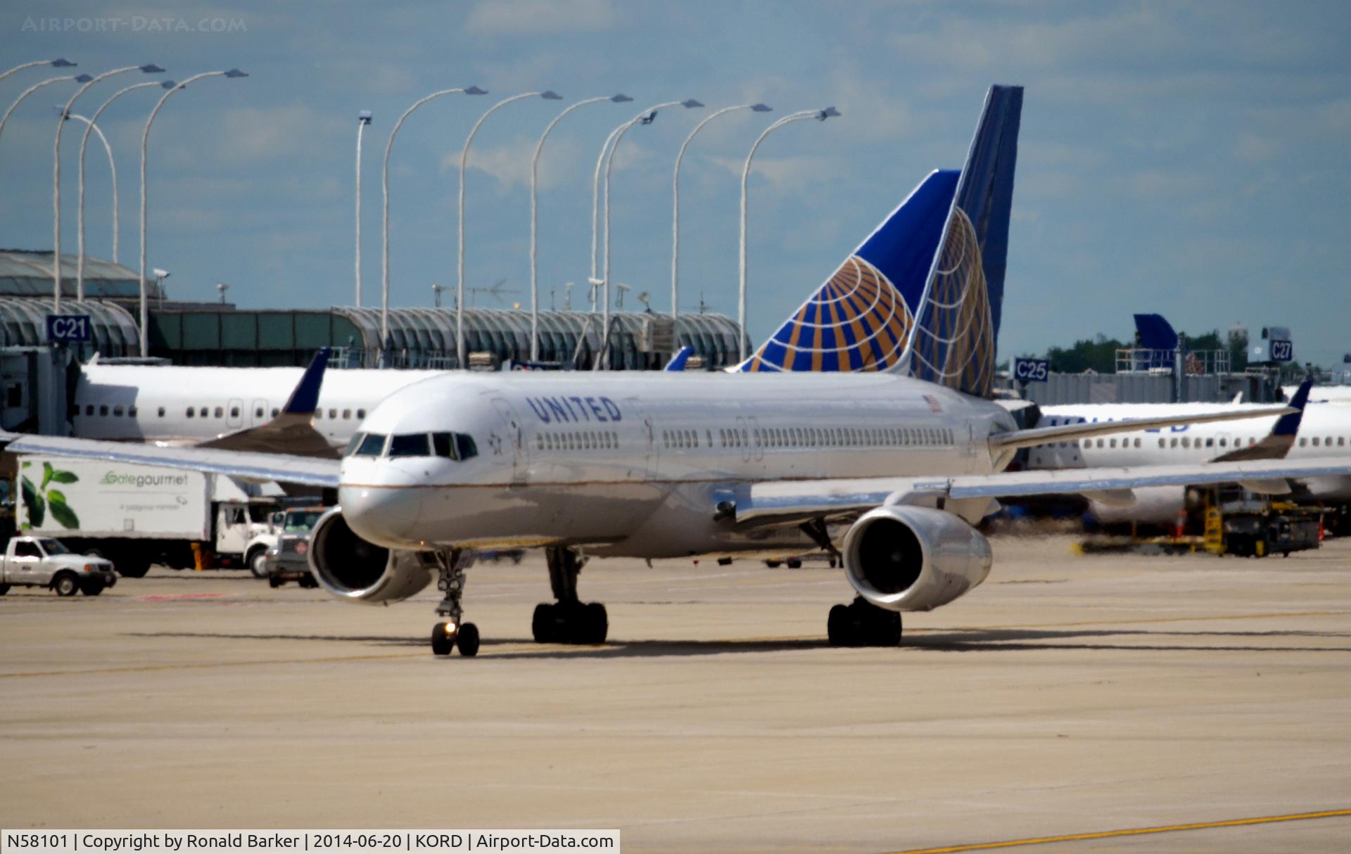 N58101, 1994 Boeing 757-224 C/N 27291, Taxi O'Hare