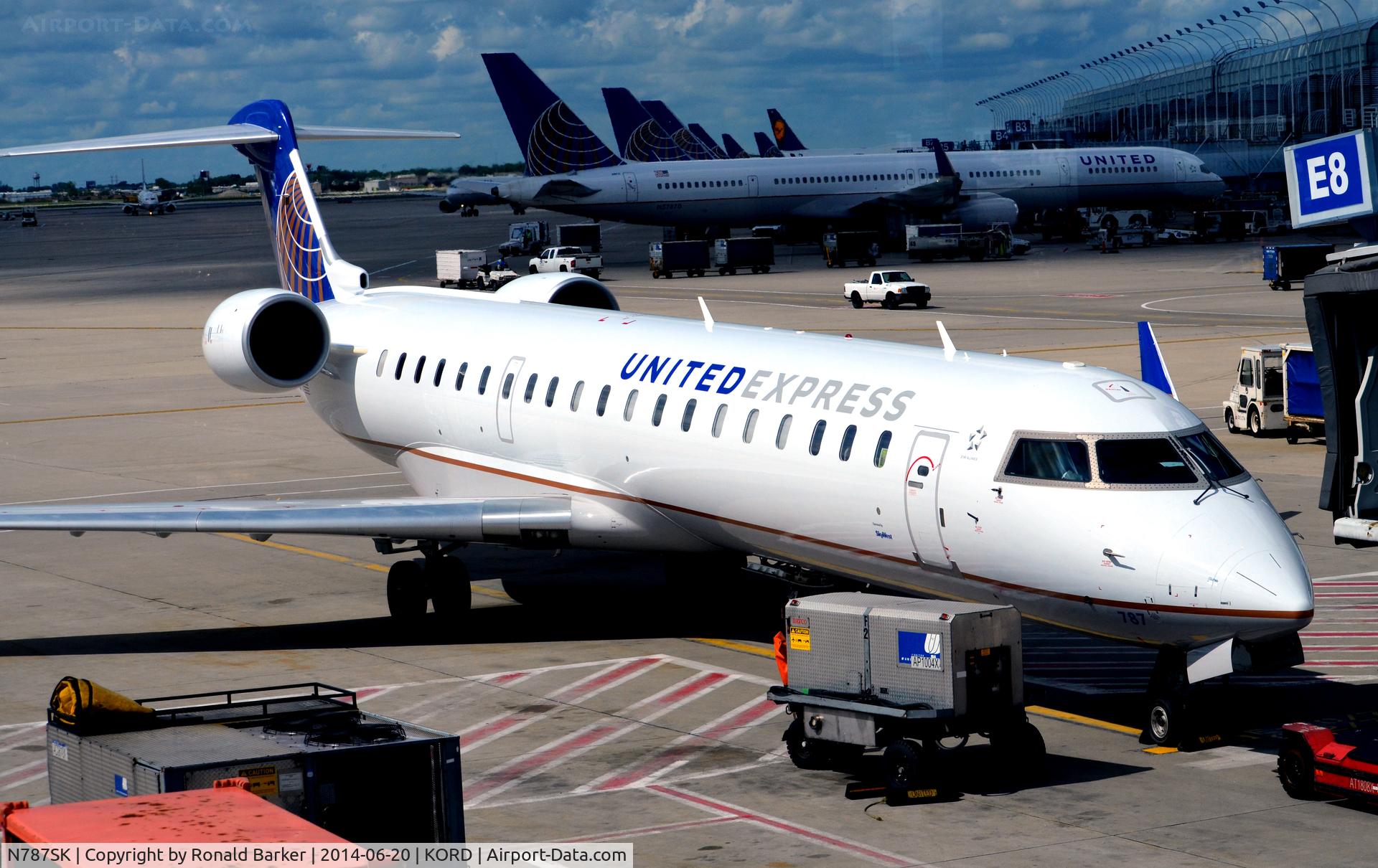 N787SK, 2009 Bombardier CRJ-700 (CL-600-2C10) Regional Jet C/N 10288, Gate E8 O'Hare