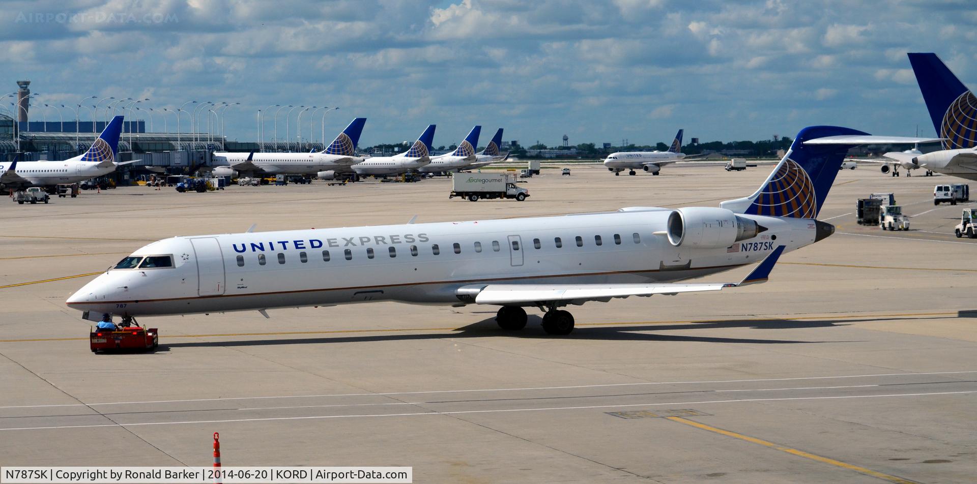 N787SK, 2009 Bombardier CRJ-700 (CL-600-2C10) Regional Jet C/N 10288, Taxi O'Hare