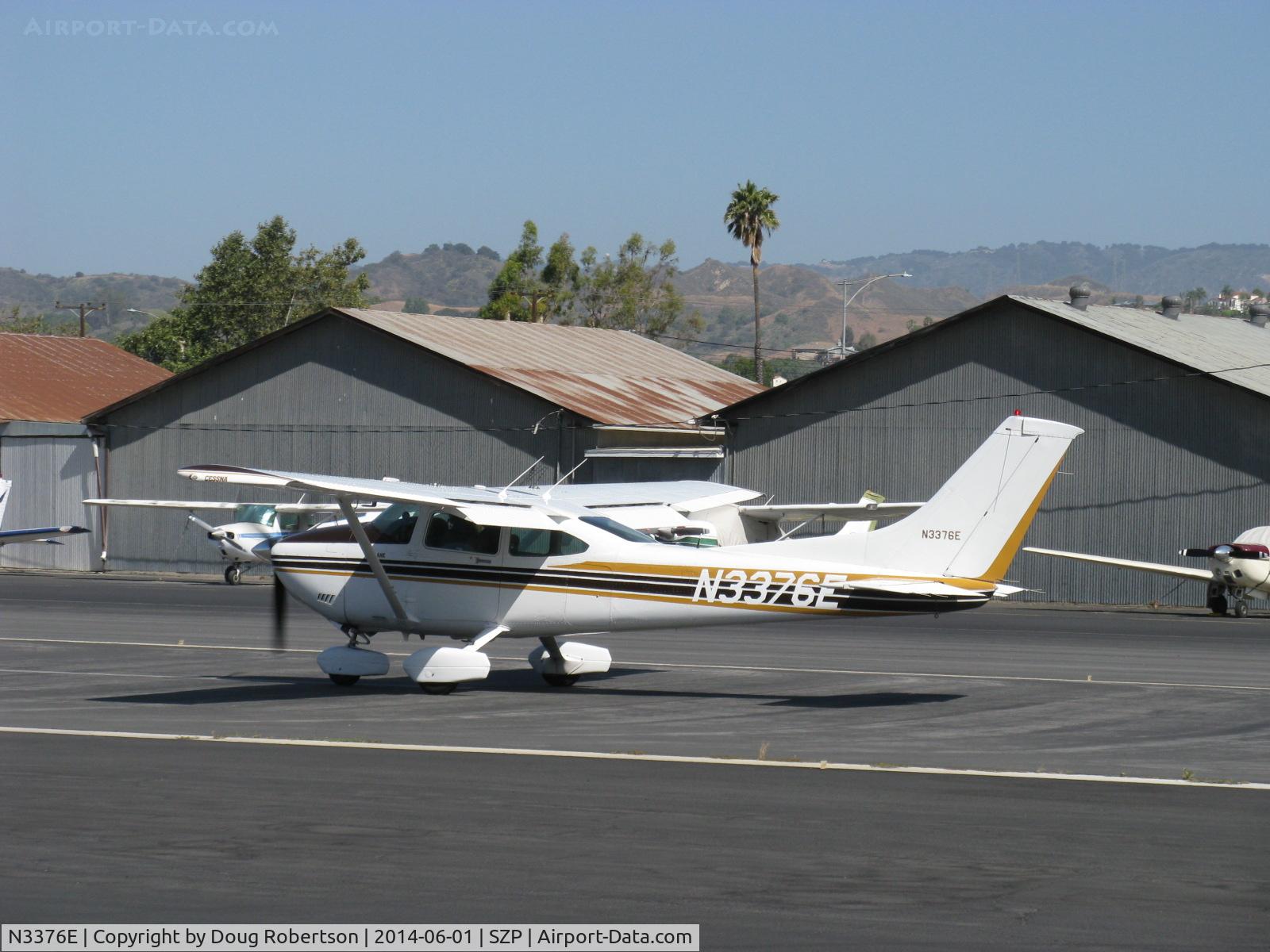 N3376E, 1982 Cessna 182R Skylane C/N 18268243, 1982 Cessna 182R SKYLANE, Continental O-470-U 230 Hp, takeoff roll Rwy 22