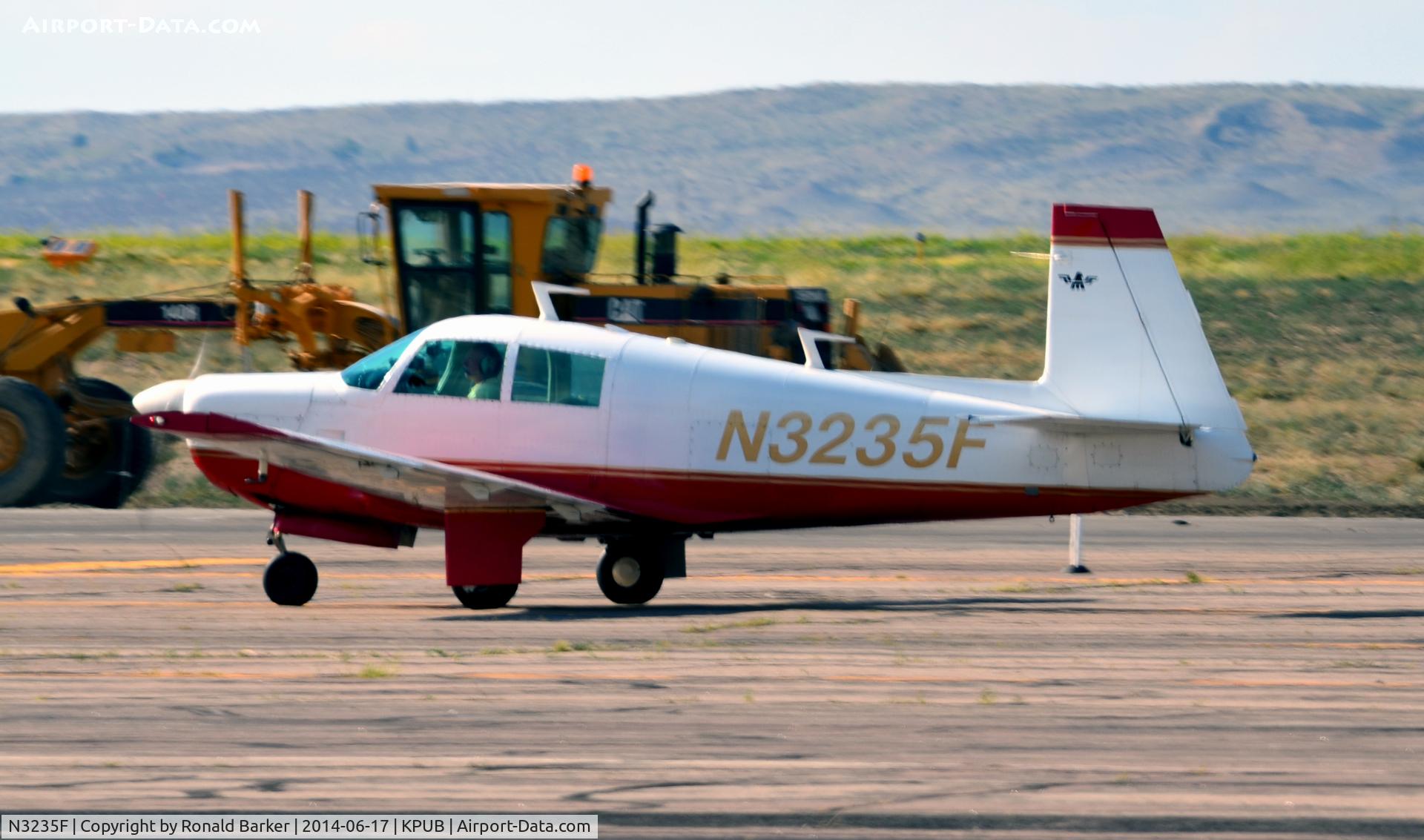 N3235F, 1967 Mooney M20E C/N 670028, Taxi Pueblo