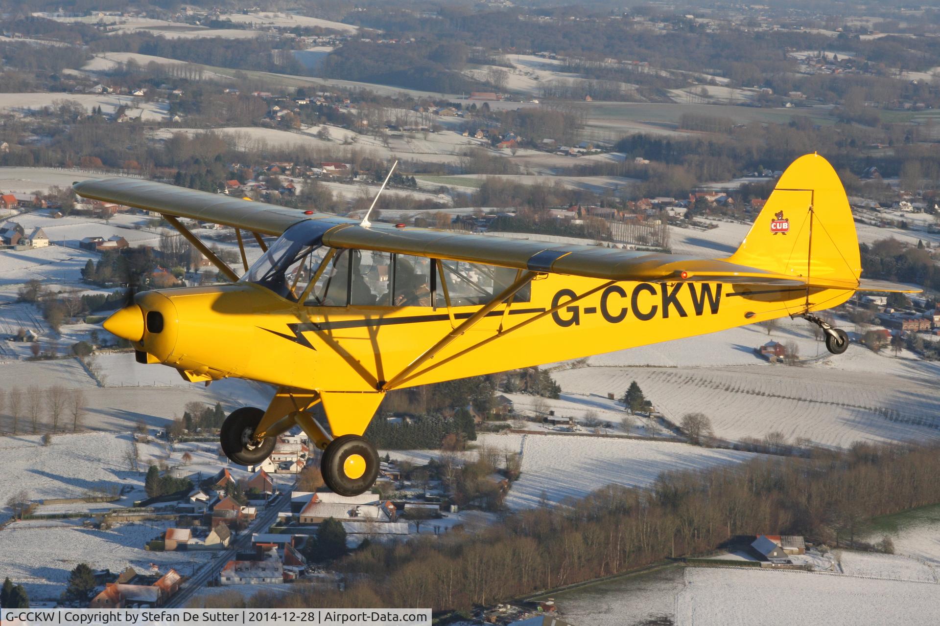 G-CCKW, 1954 Piper L-21B Super Cub (PA-18-135) C/N 18-3535, In formation with G-NETY.