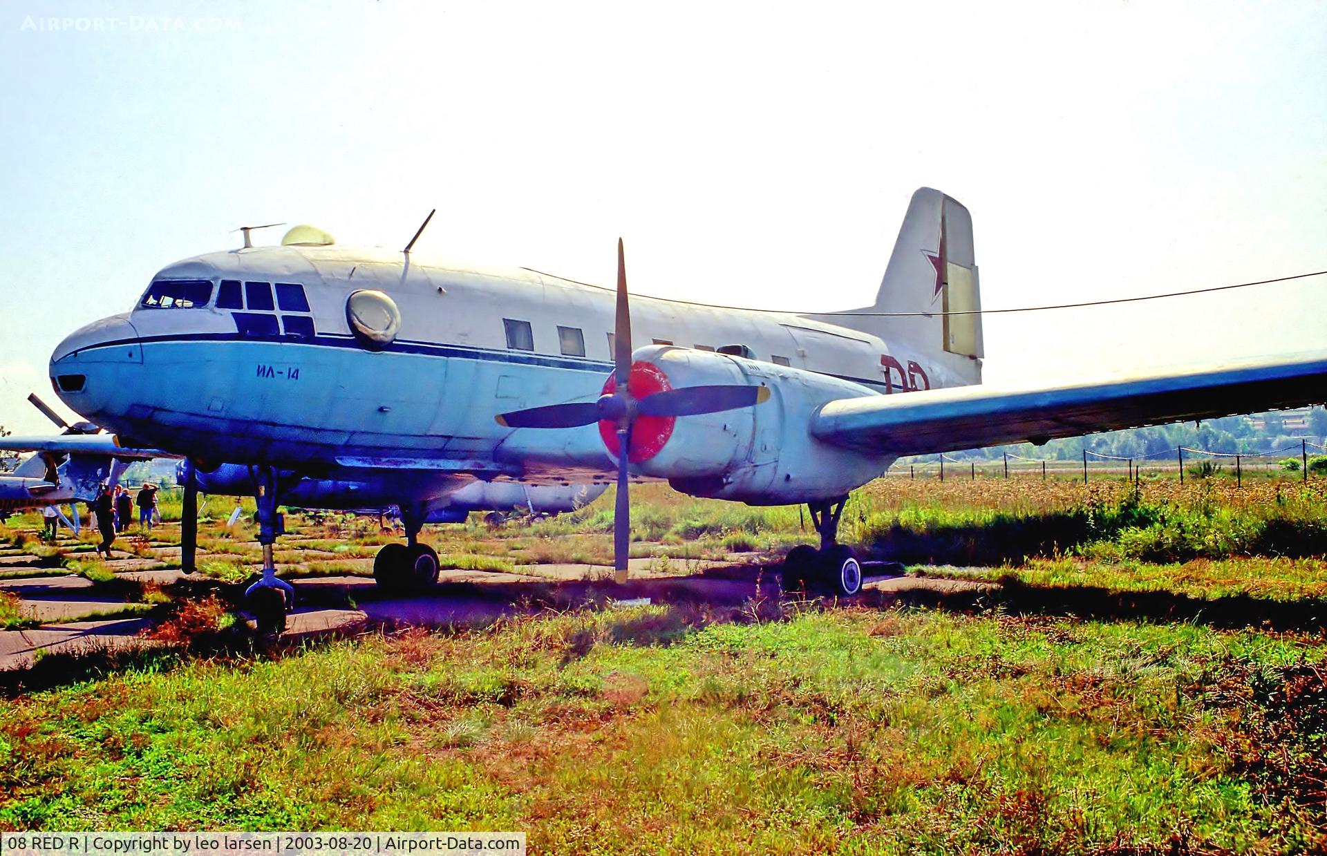 08 RED R, Ilyushin Il-14 C/N 148001908, Khodinka Moscow 20.8.03