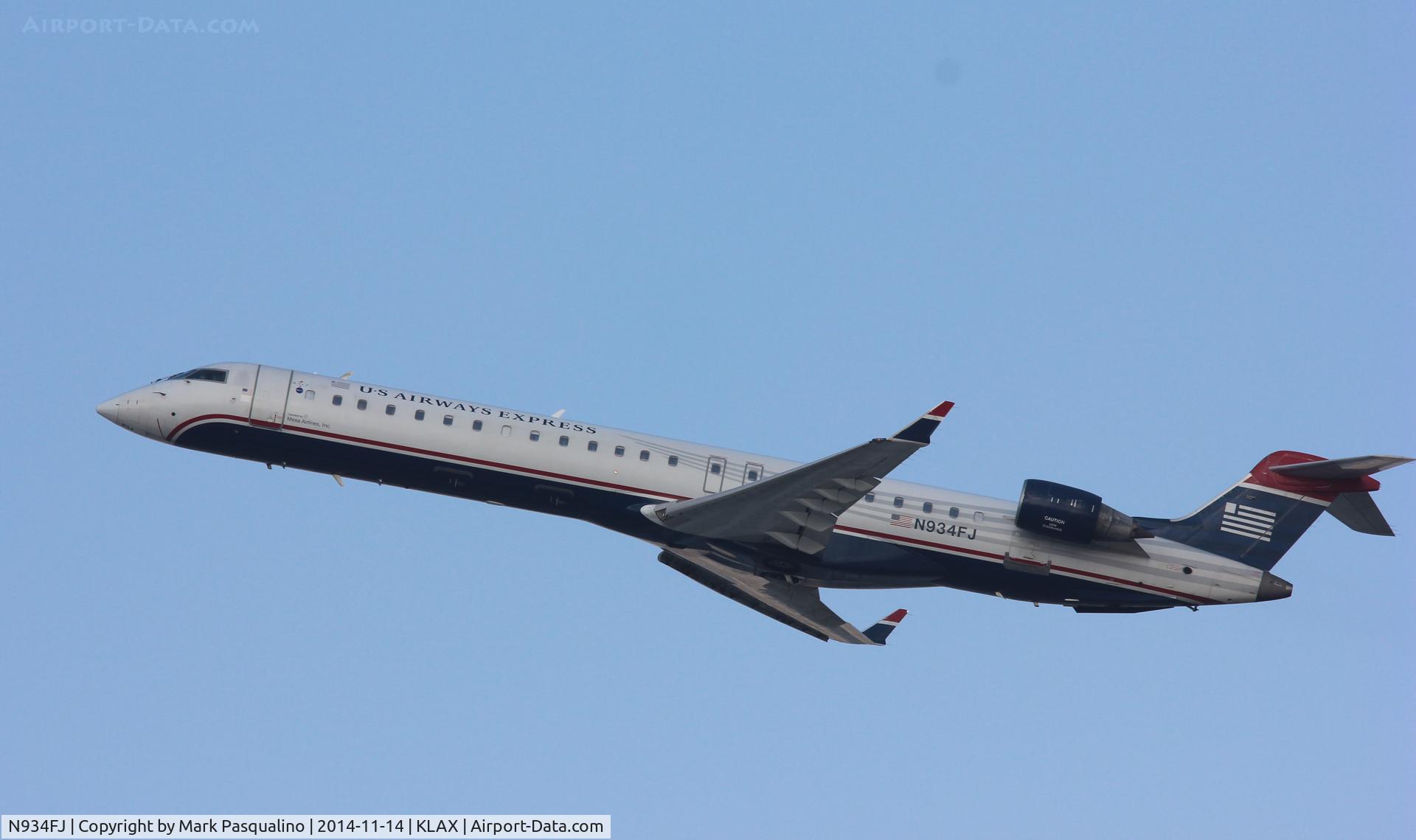 N934FJ, 2005 Bombardier CRJ-900ER (CL-600-2D24) C/N 15034, CL600-2D24