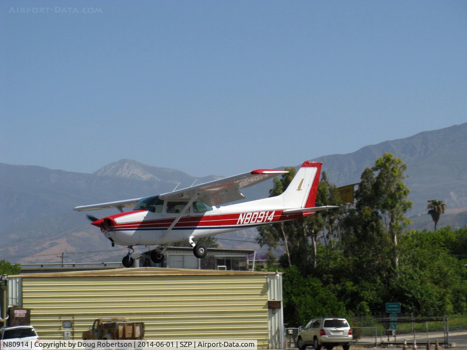 N80914, 1976 Cessna 172M C/N 17266799, 1976 Cessna 172M SKYHAWK, Lycoming O-320-E2D 150 Hp, another landing Rwy 22