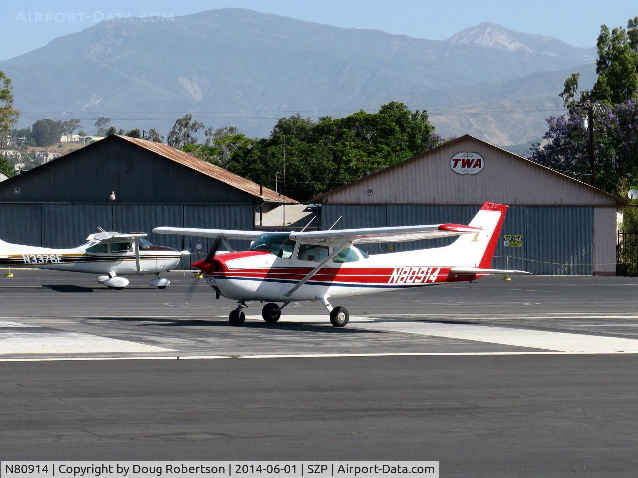 N80914, 1976 Cessna 172M C/N 17266799, 1976 Cessna 172M SKYHAWK, Lycoming O-320-E2D 150 Hp, takeoff roll Rwy 22