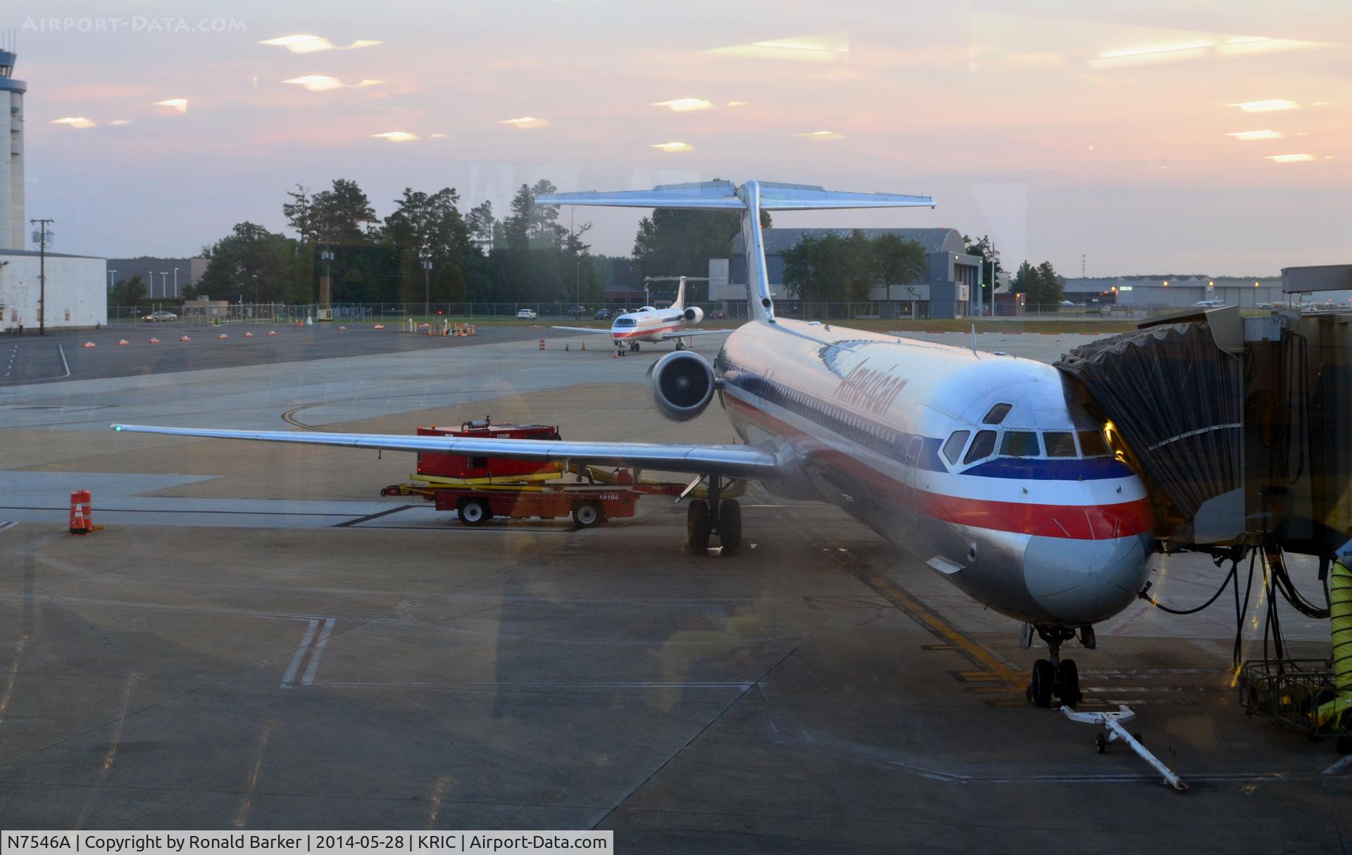 N7546A, 1990 McDonnell Douglas MD-82 (DC-9-82) C/N 53028, At the gate Richmond
