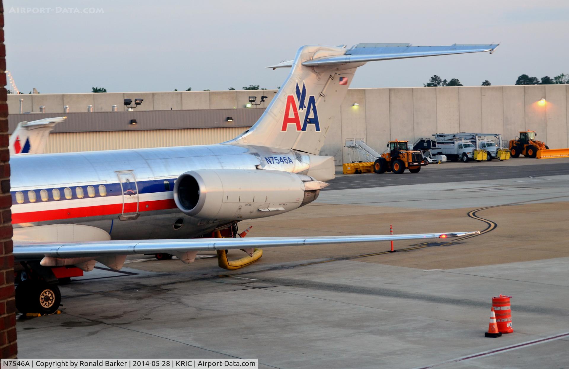 N7546A, 1990 McDonnell Douglas MD-82 (DC-9-82) C/N 53028, At the gate Richmond