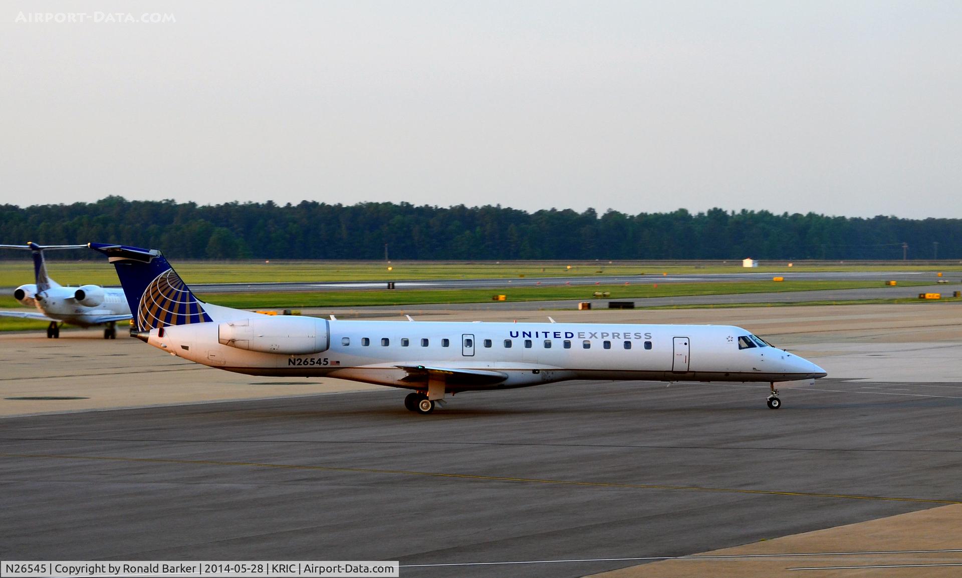 N26545, 2002 Embraer ERJ-145LR (EMB-145LR) C/N 145558, Taxi Richmond